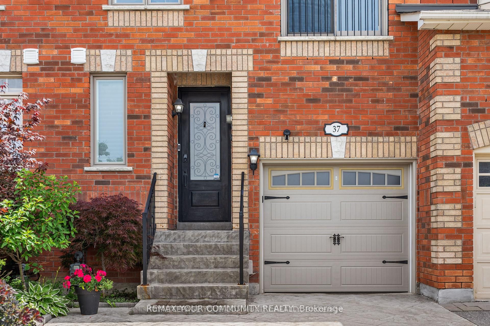 37 Copperstone Crescent, Richmond Hill, ON L4S 2C5 photo 2