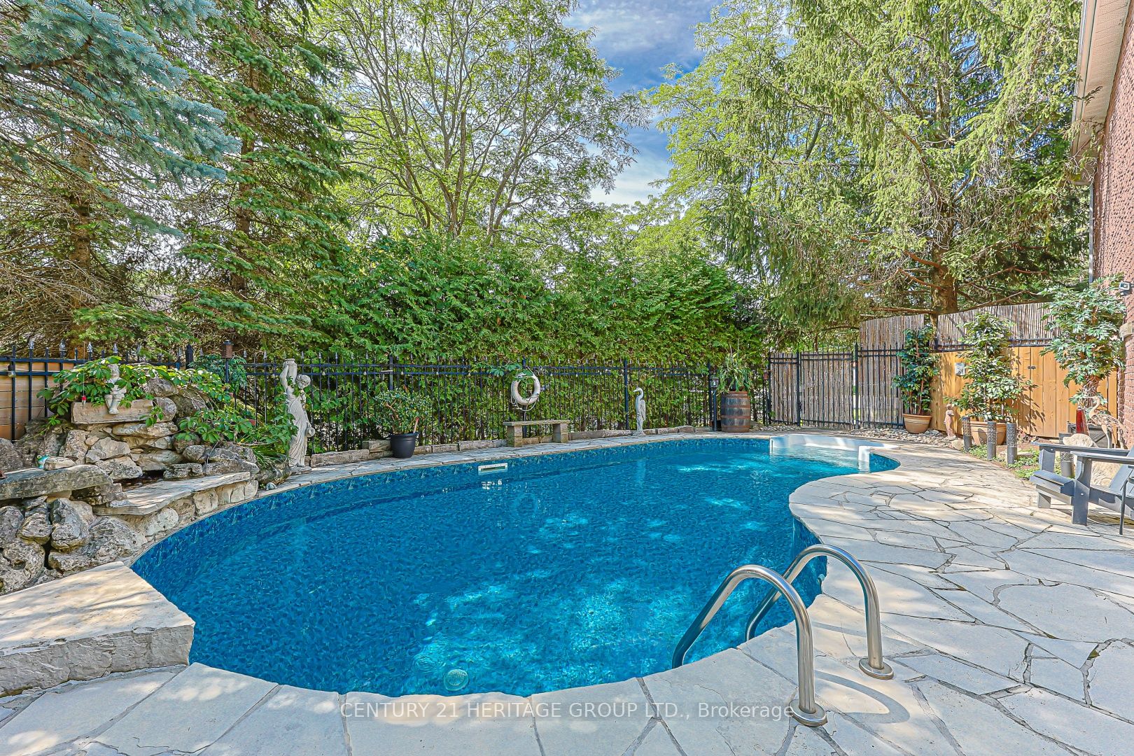 169 Delayne Drive, Aurora, ON L4G 5B7