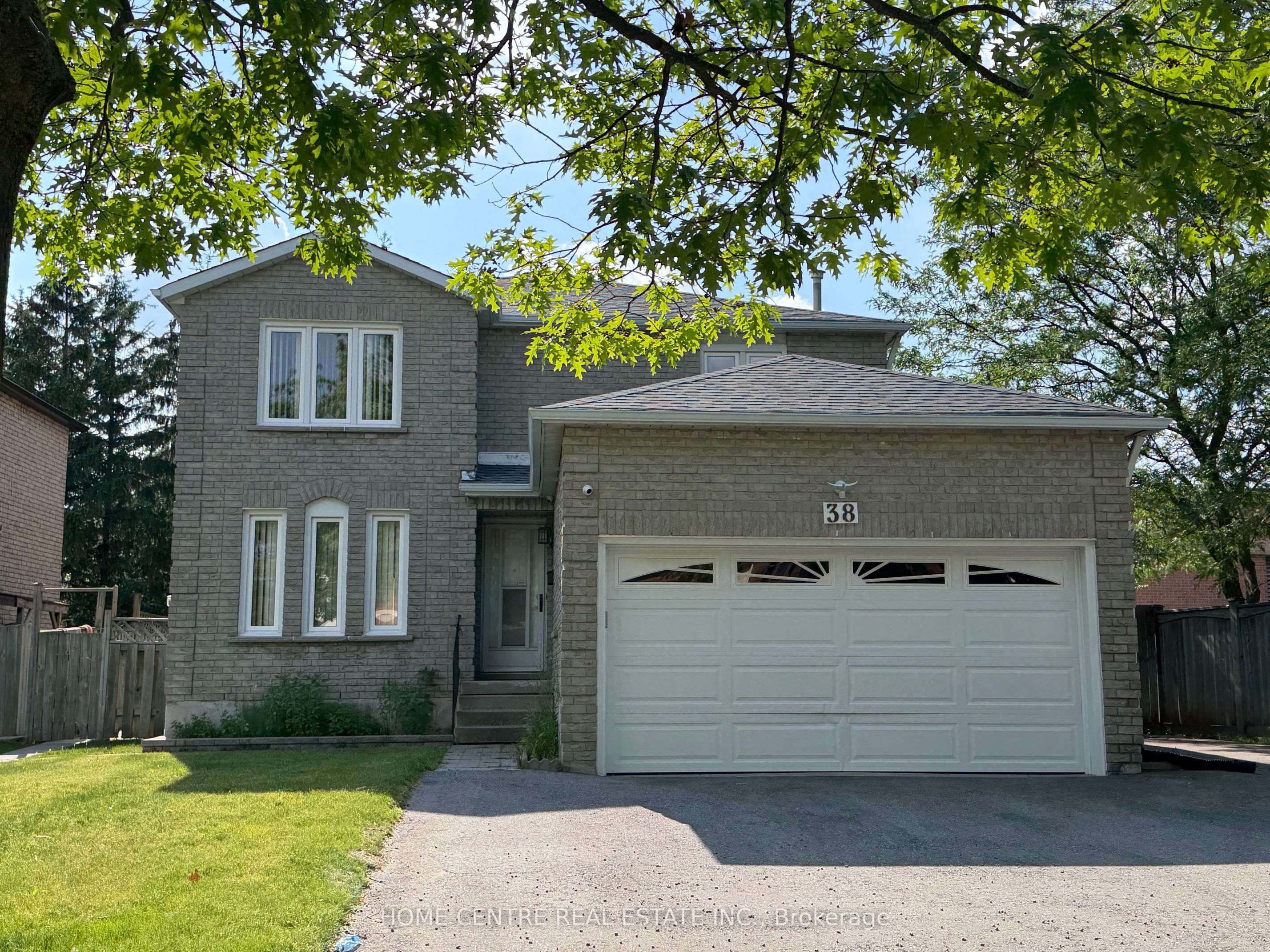 38 Featherstone Avenue, Markham, ON L3S 2H1