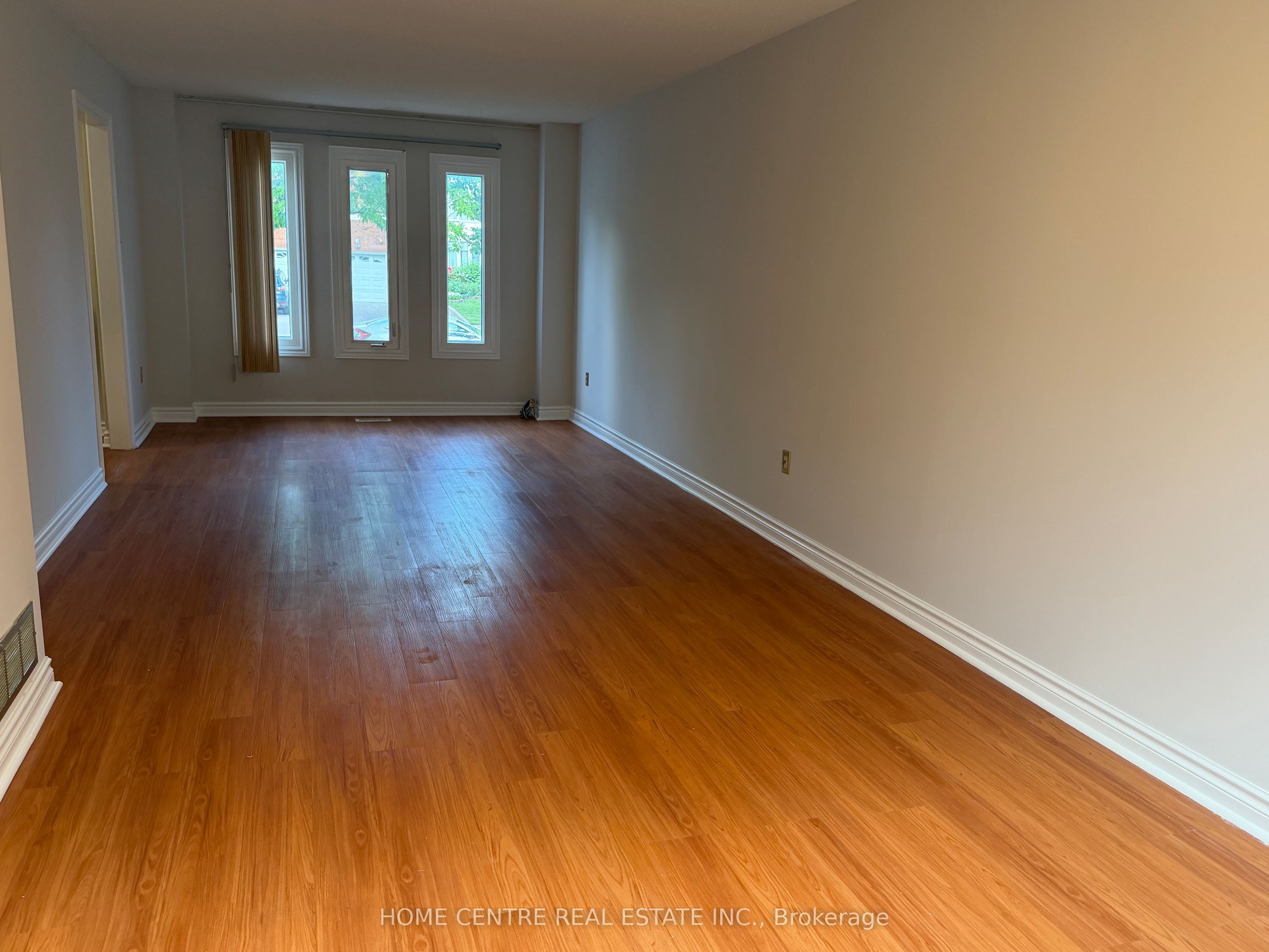 38 Featherstone Avenue, Markham, ON L3S 2H1 photo 2
