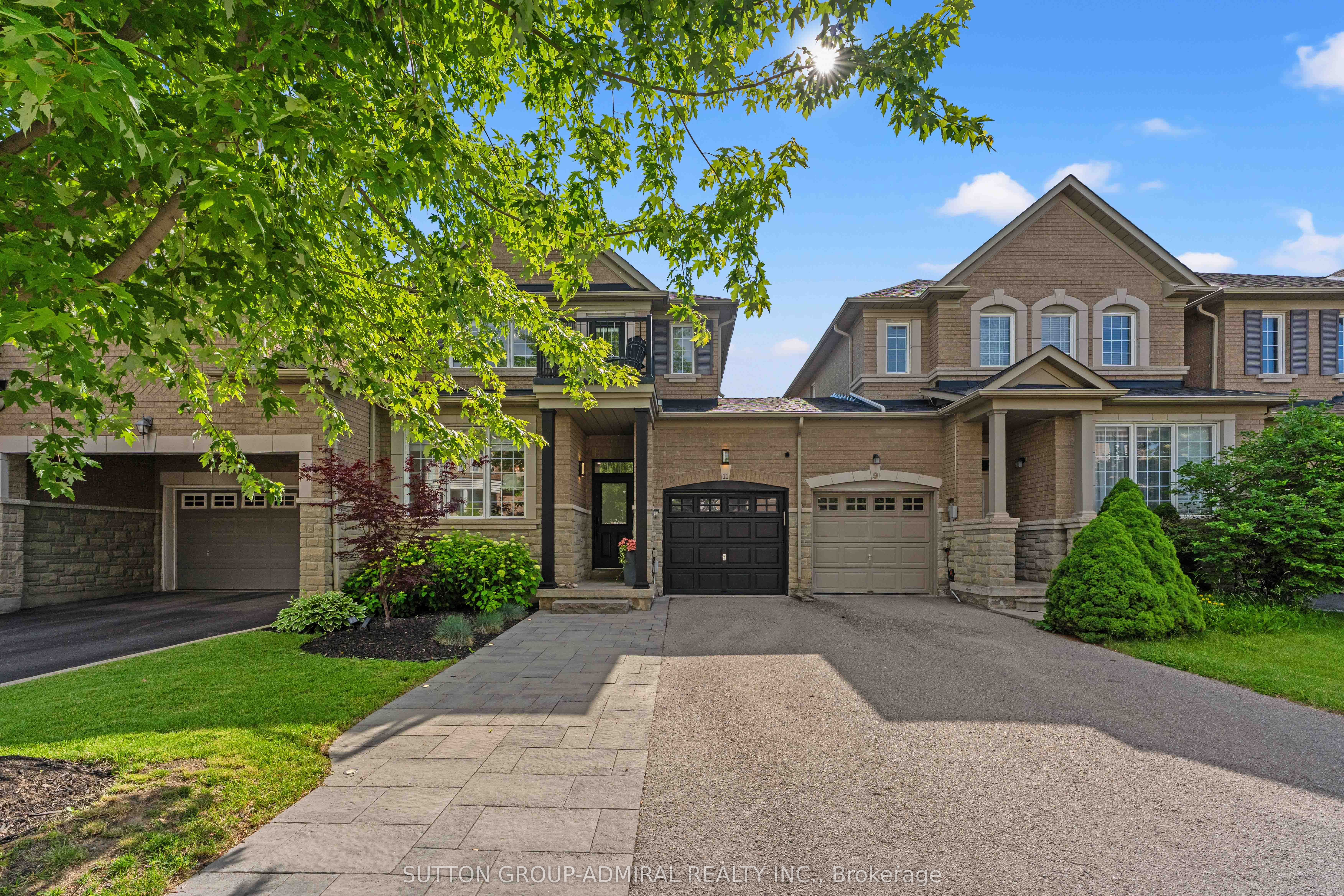 11 Clovis Street, Vaughan, ON L4J 8W6 photo 2