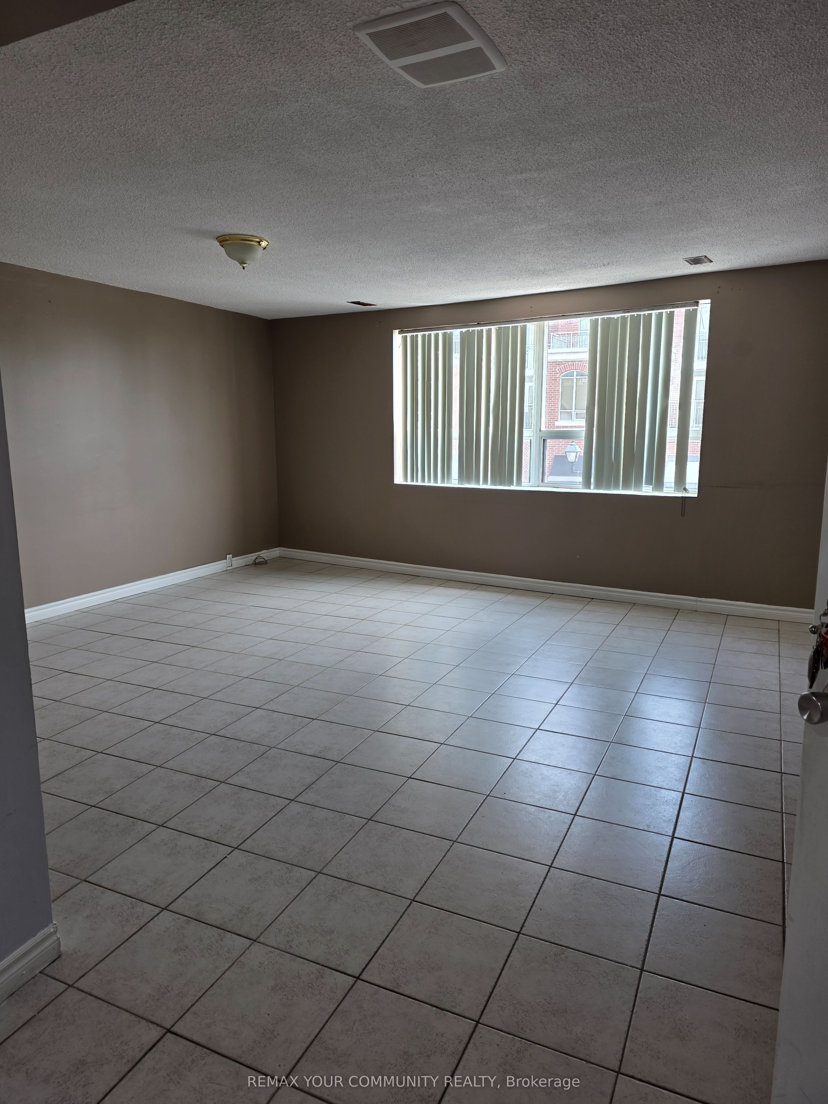 10088 Yonge Street 2, Richmond Hill, ON L4C 1T8 photo 4