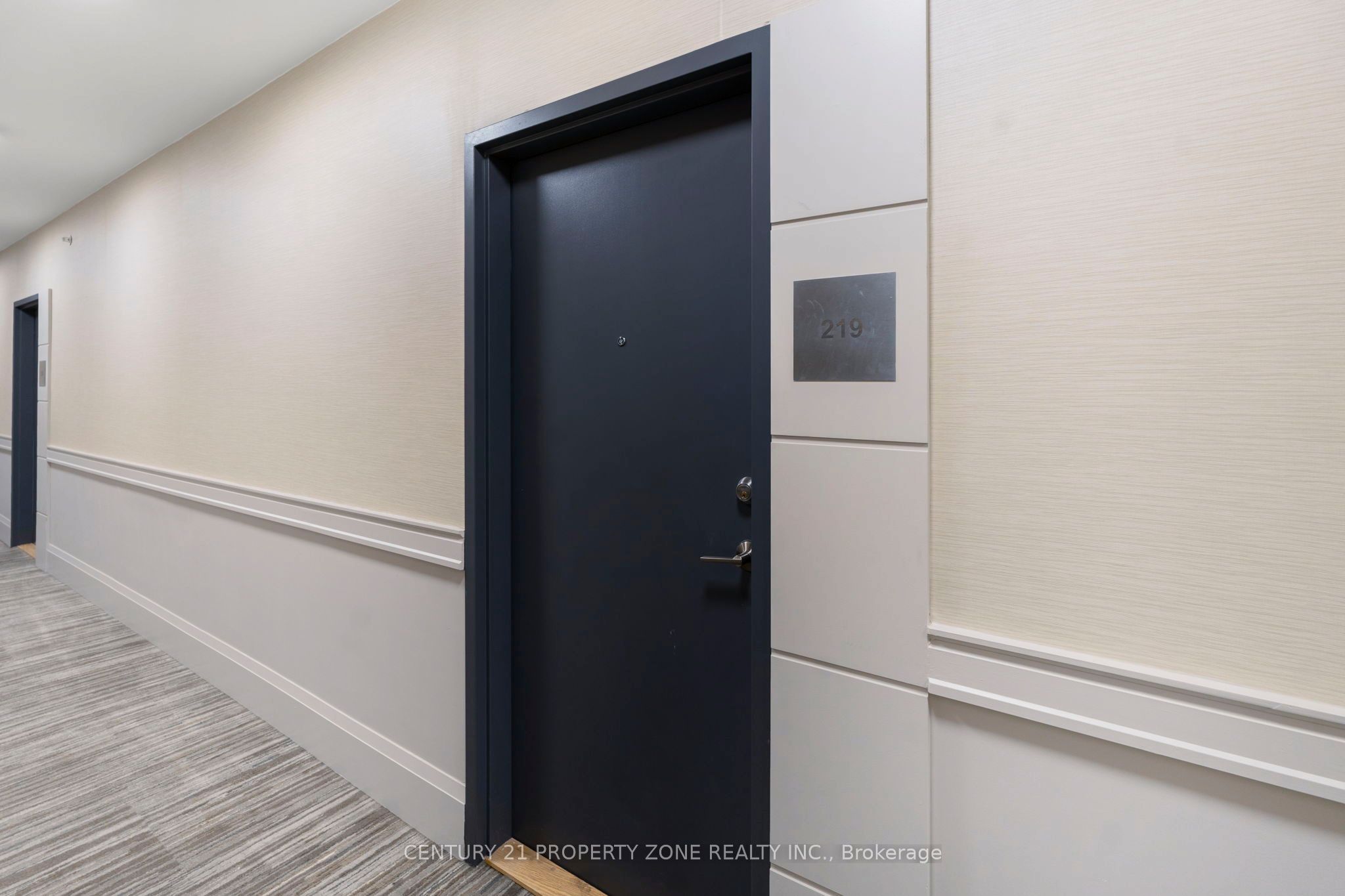 8302 Islington Avenue 219, Vaughan, ON L4L 0E6 photo 3