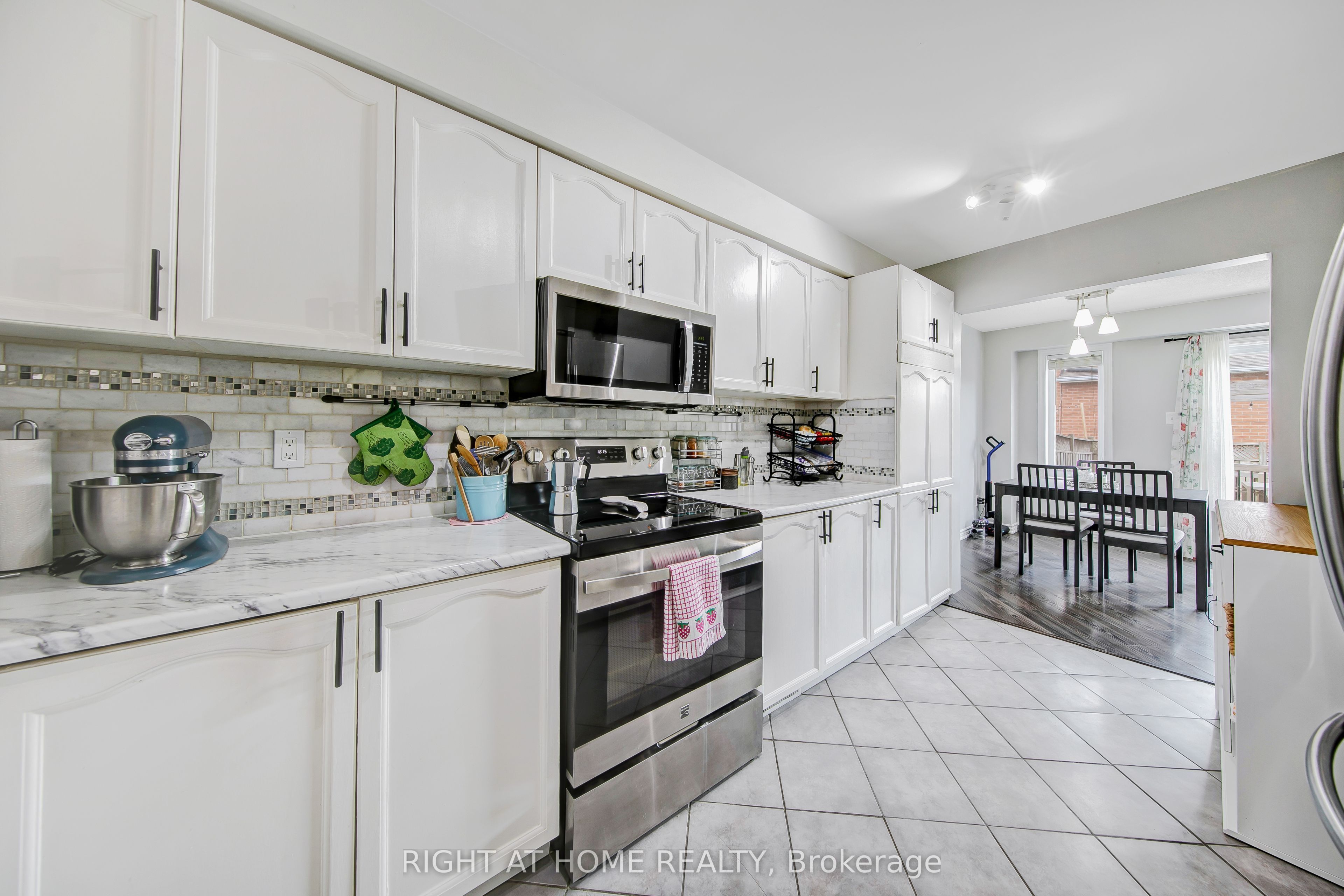 11 Potter Crescent, New Tecumseth, ON L0G 1W0 photo 2