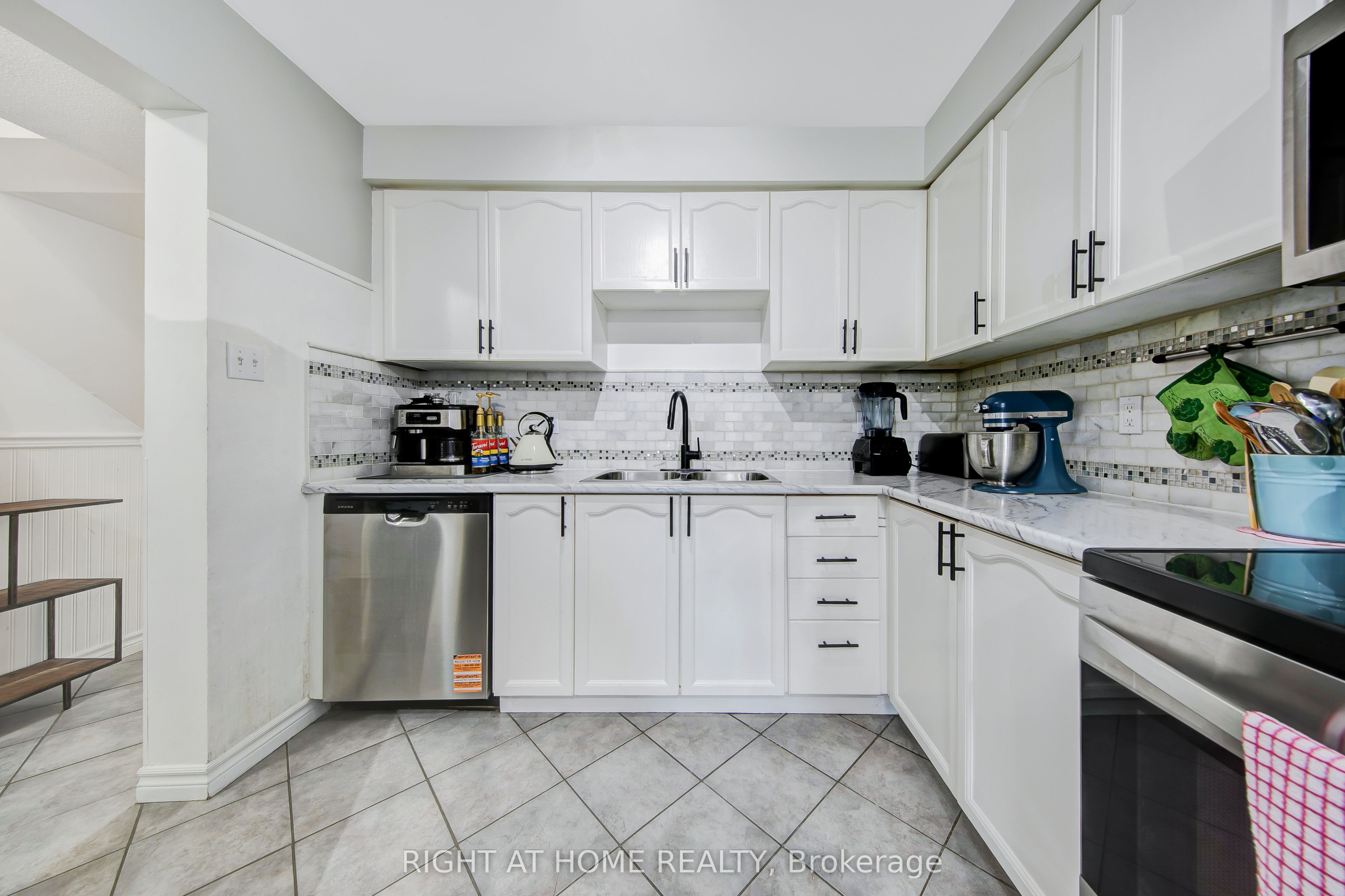 11 Potter Crescent, New Tecumseth, ON L0G 1W0 photo 3