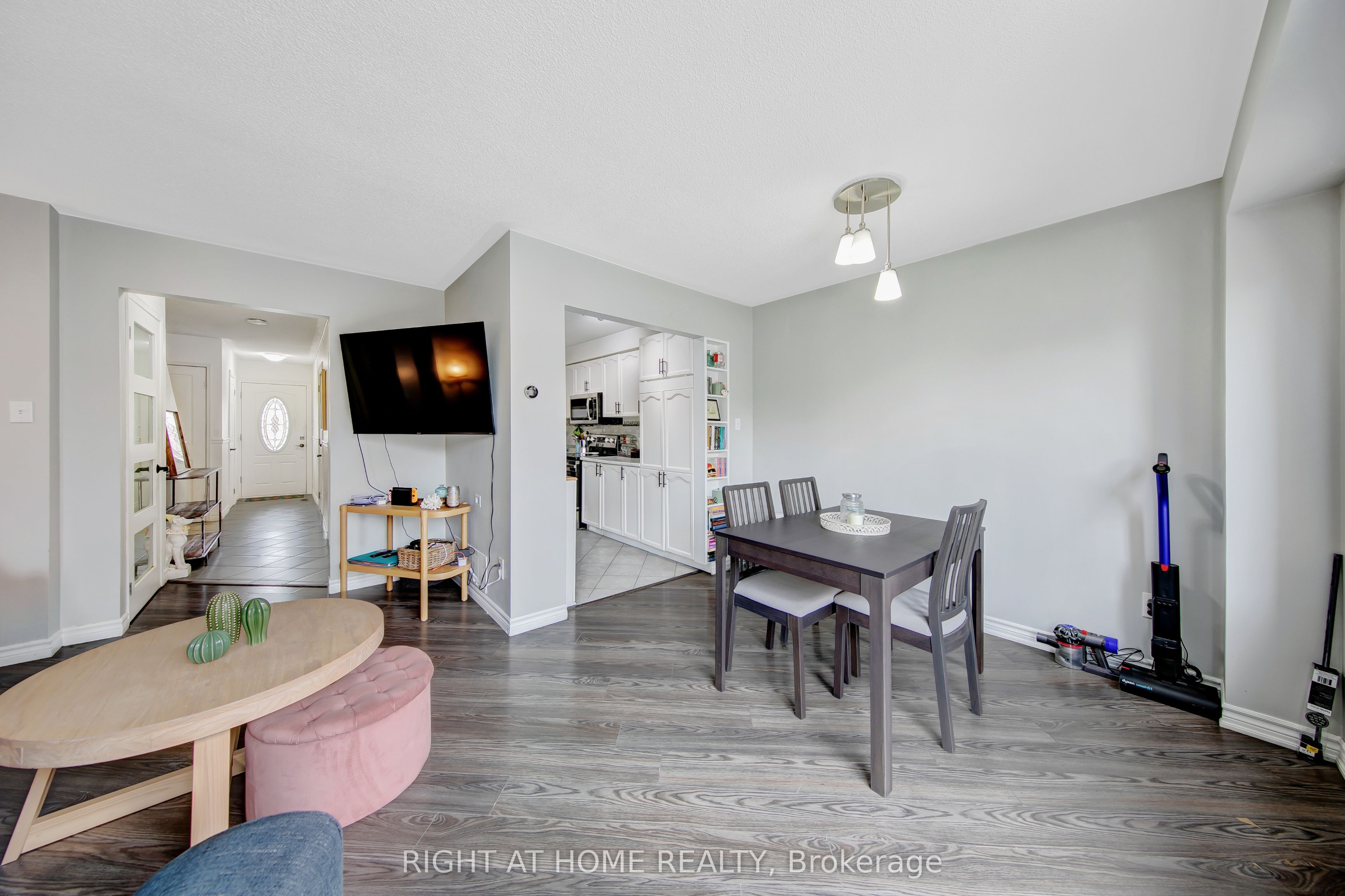 11 Potter Crescent, New Tecumseth, ON L0G 1W0 photo 4