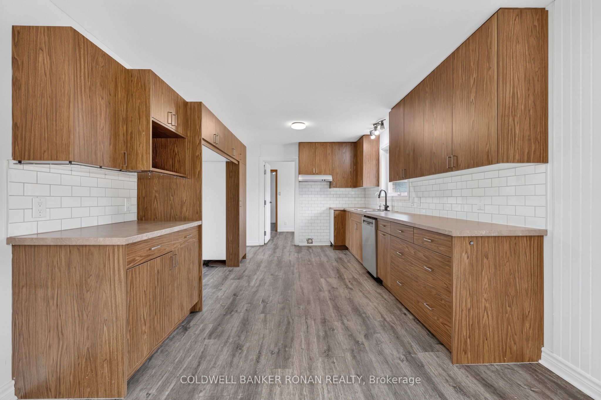 14 Tioga Boulevard, Adjala-Tosorontio, ON L0M 1J0 photo 5