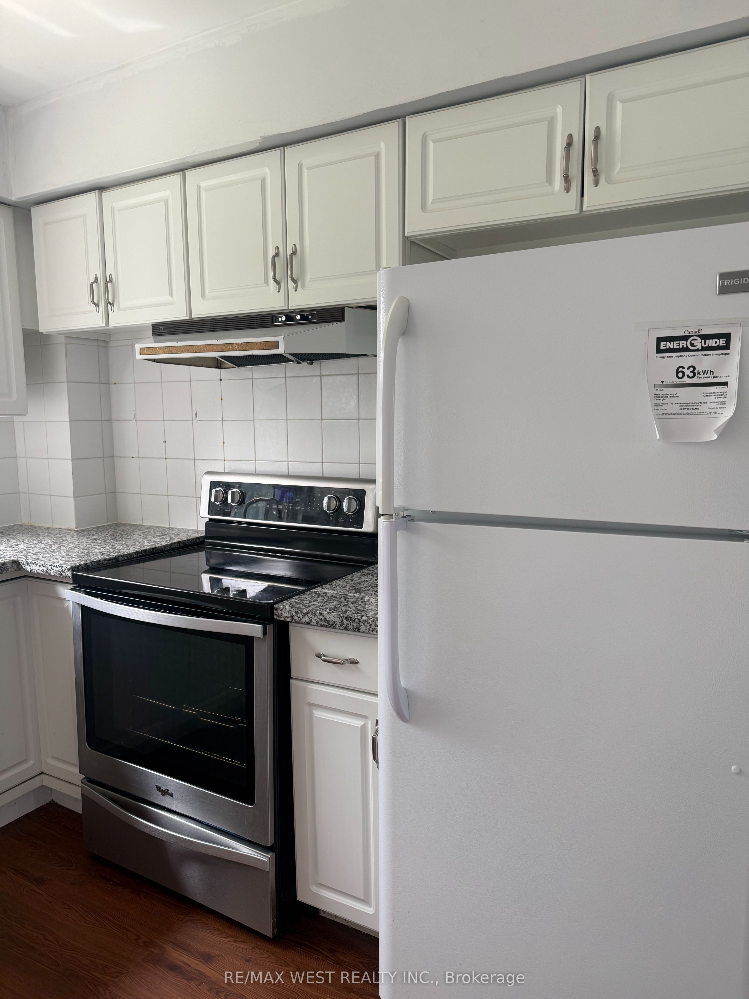 182 Ruggles Avenue 3, Richmond Hill, ON L4C 1Y4 photo 3