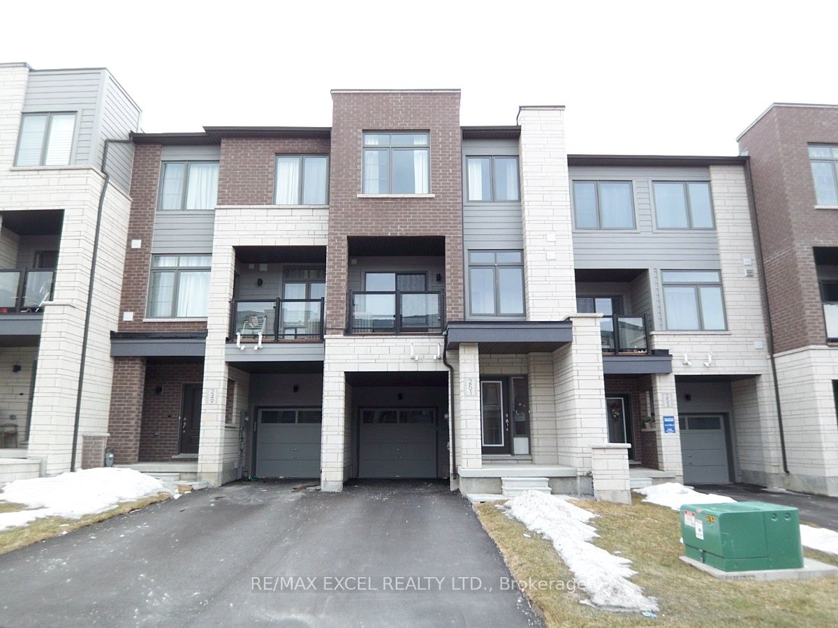 251 Vivant Street, Newmarket, ON L3X 0K9