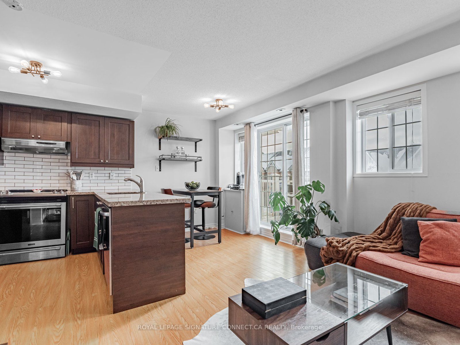 110 Cornell Park Avenue C208, Markham, ON L6B 1B6 photo 2