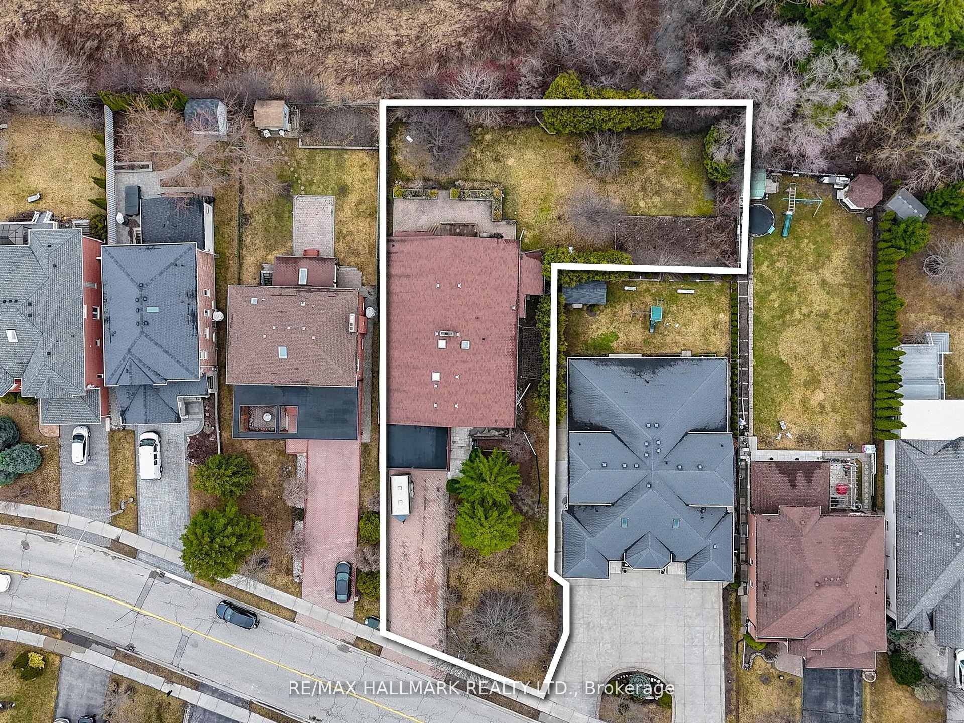 101 Leyburn Avenue, Richmond Hill, ON L4C 0J6 photo 2