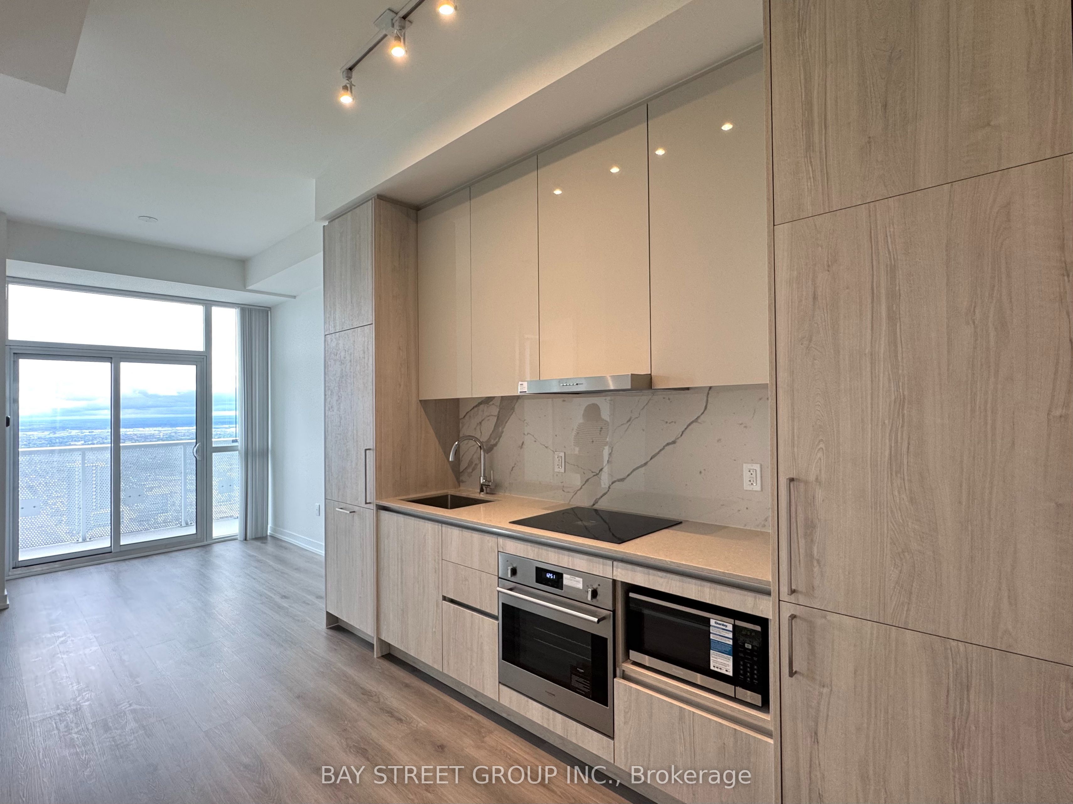 225 Commerce Street 6508, Vaughan, ON L4K 0R1 photo 4