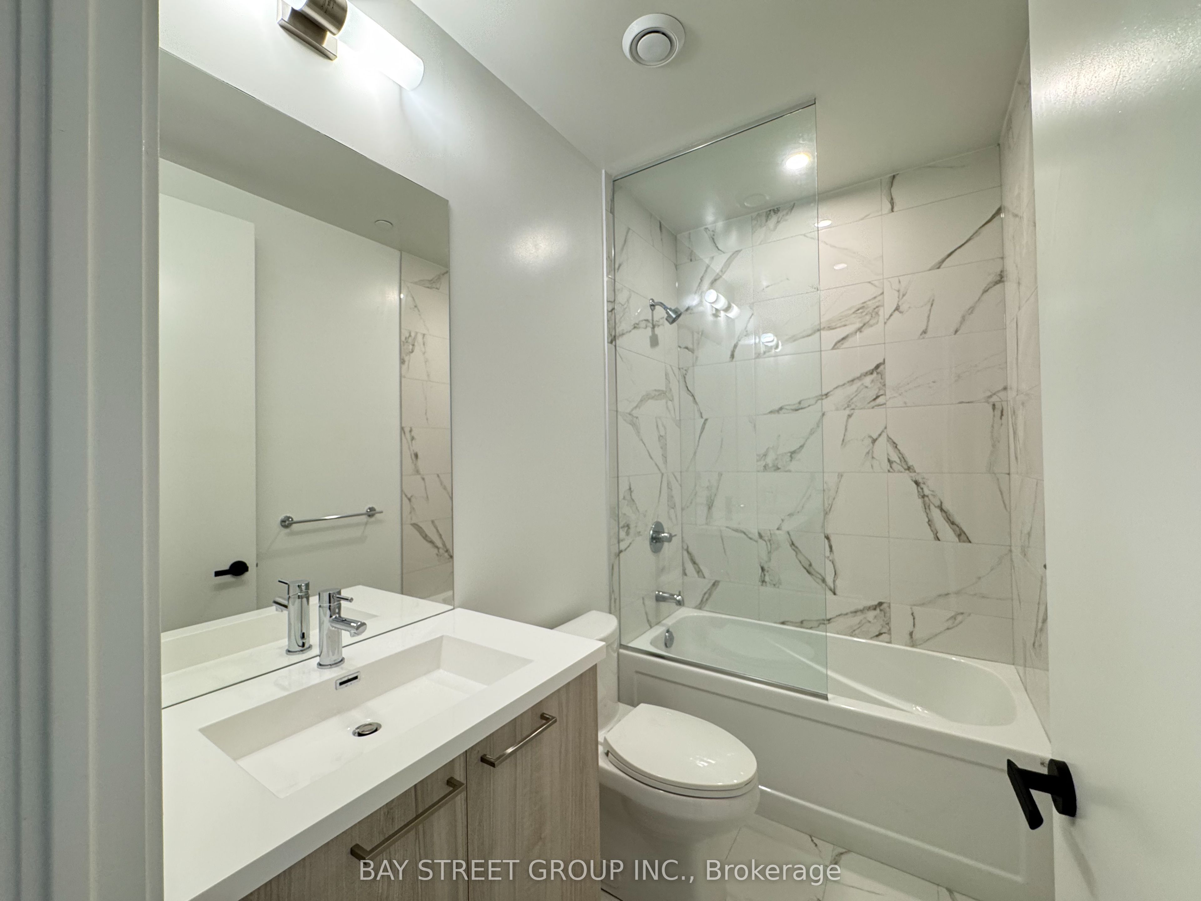 225 Commerce Street 6508, Vaughan, ON L4K 0R1 photo 5