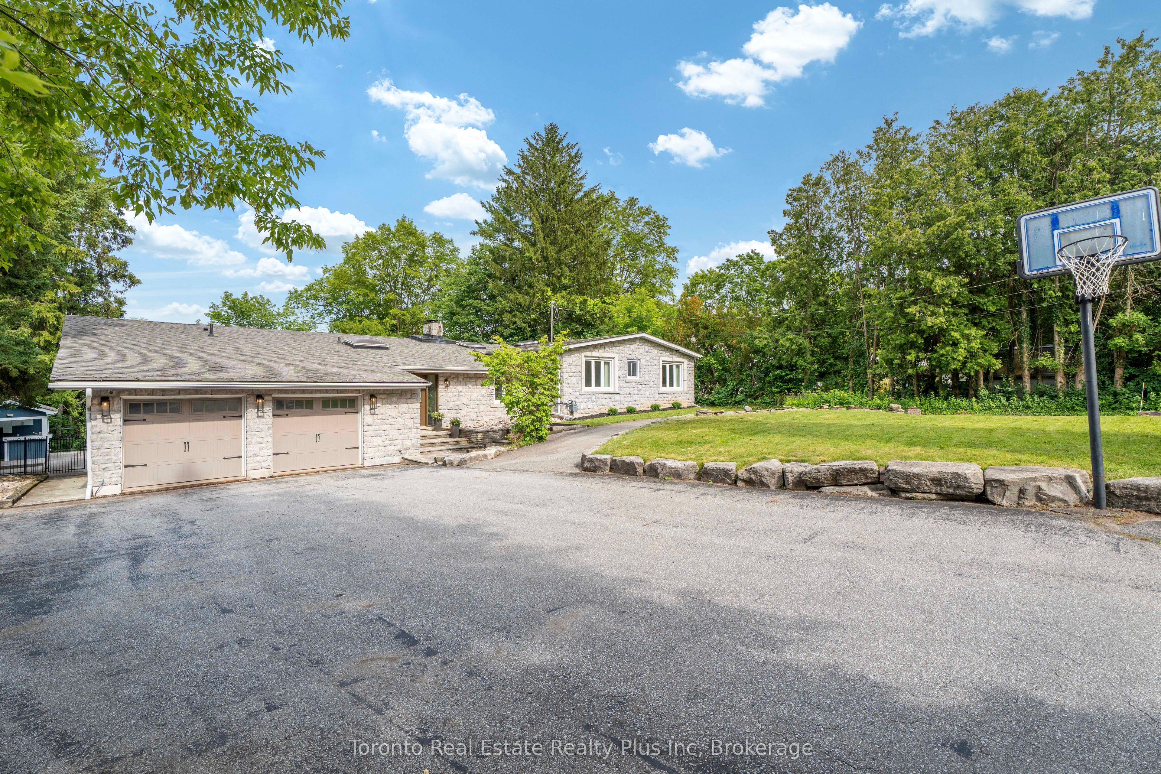 39 Dove Lane, Markham, ON L3T 1W1