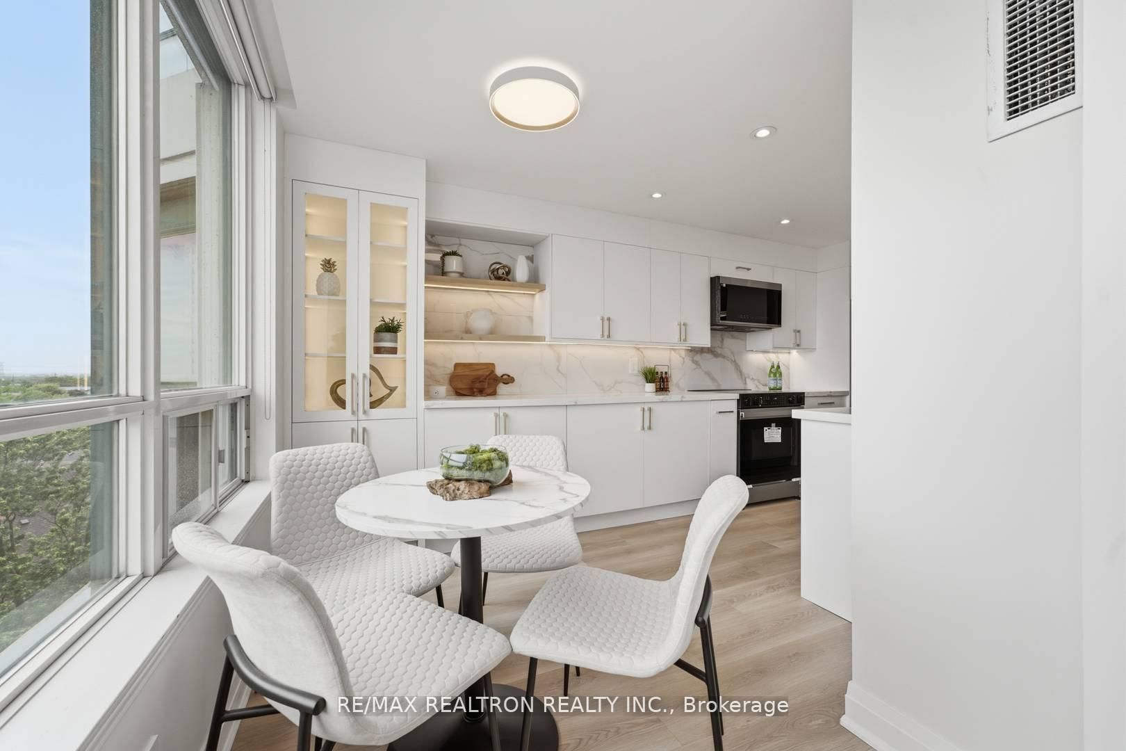 110 N Promenade Circle E 805, Vaughan, ON L4J 7W8 photo 4