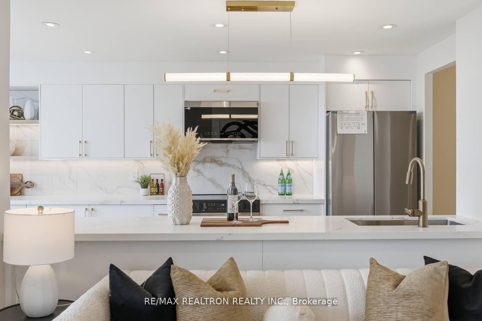 110 N Promenade Circle E 805, Vaughan, ON L4J 7W8 photo 5