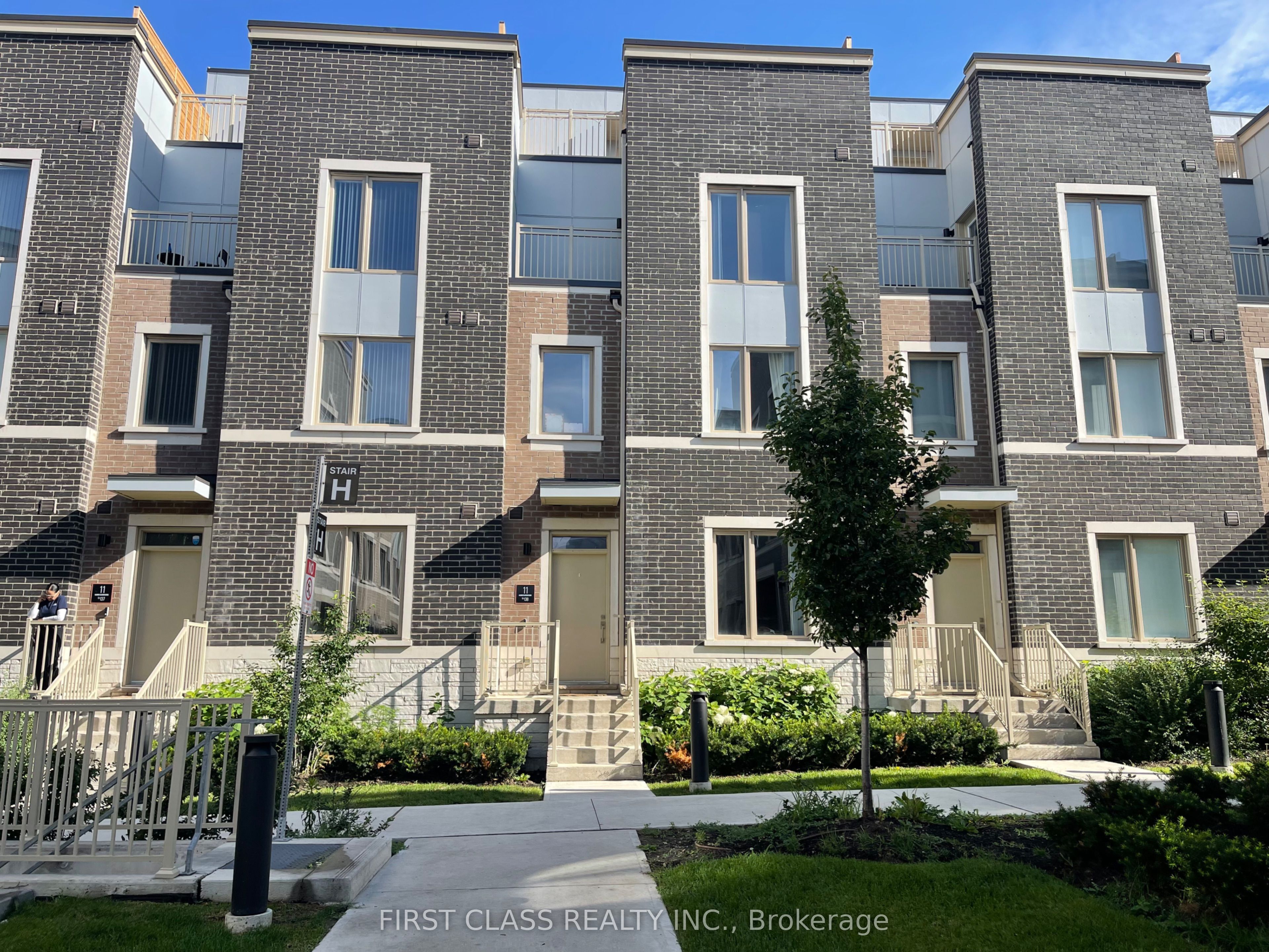 11 Almond Blossom Mews 138, Vaughan, ON L4K 0N7 photo 2