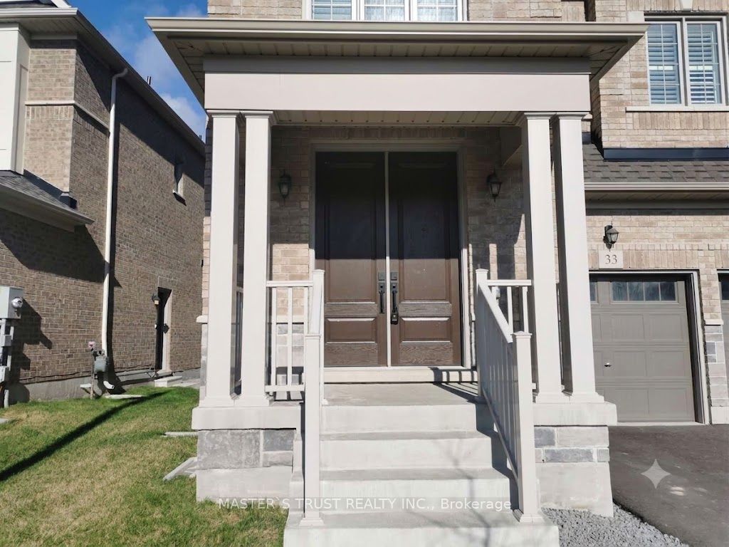 33 Terrain Court, East Gwillimbury, ON L9N 0T2 photo 2