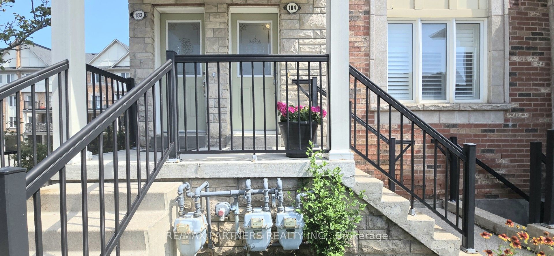 184 Louisbourg Way, Markham, ON L6E 0C2 photo 2