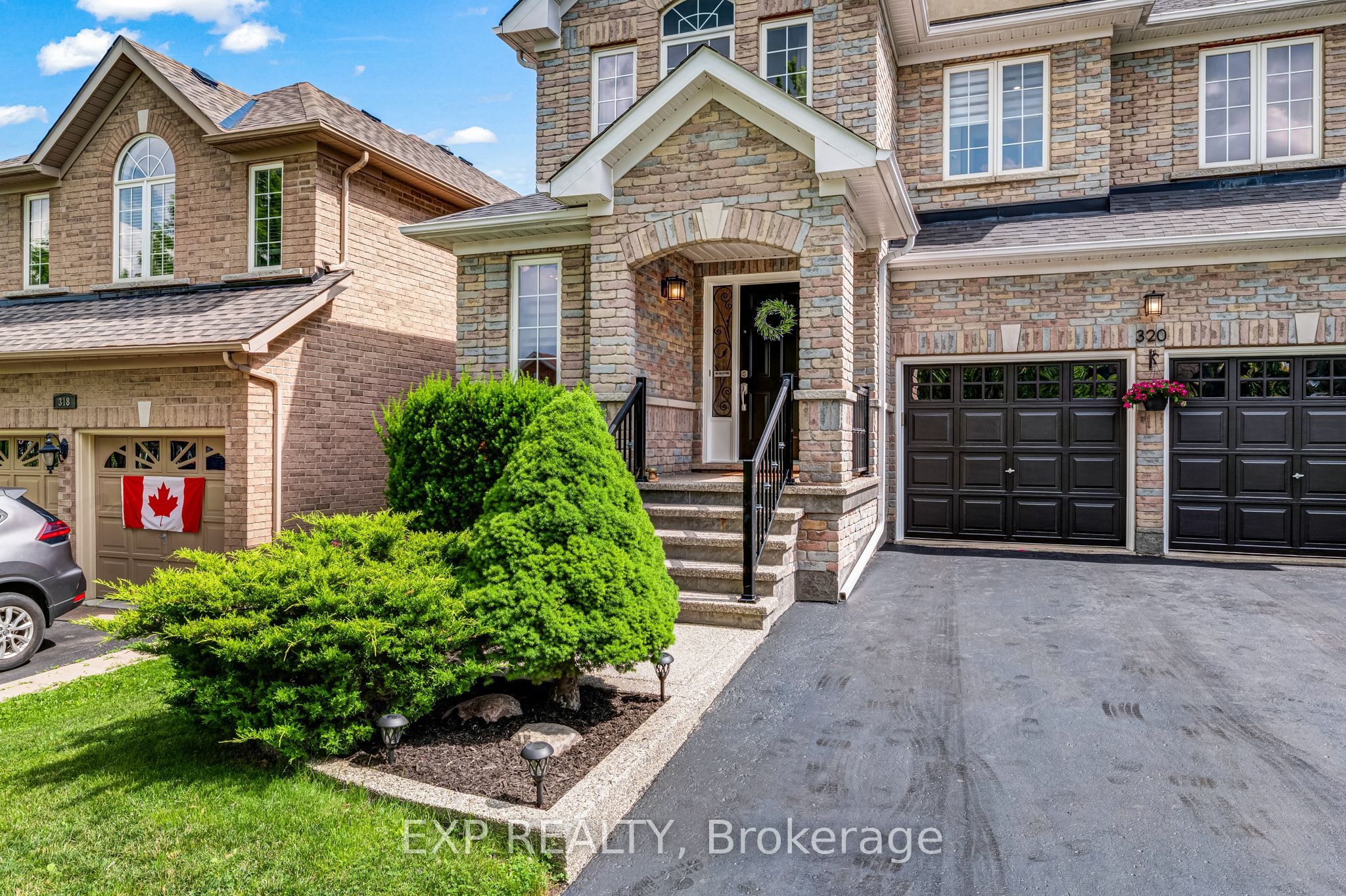 320 Dowson Loop, Newmarket, ON L3X 3G2 photo 3