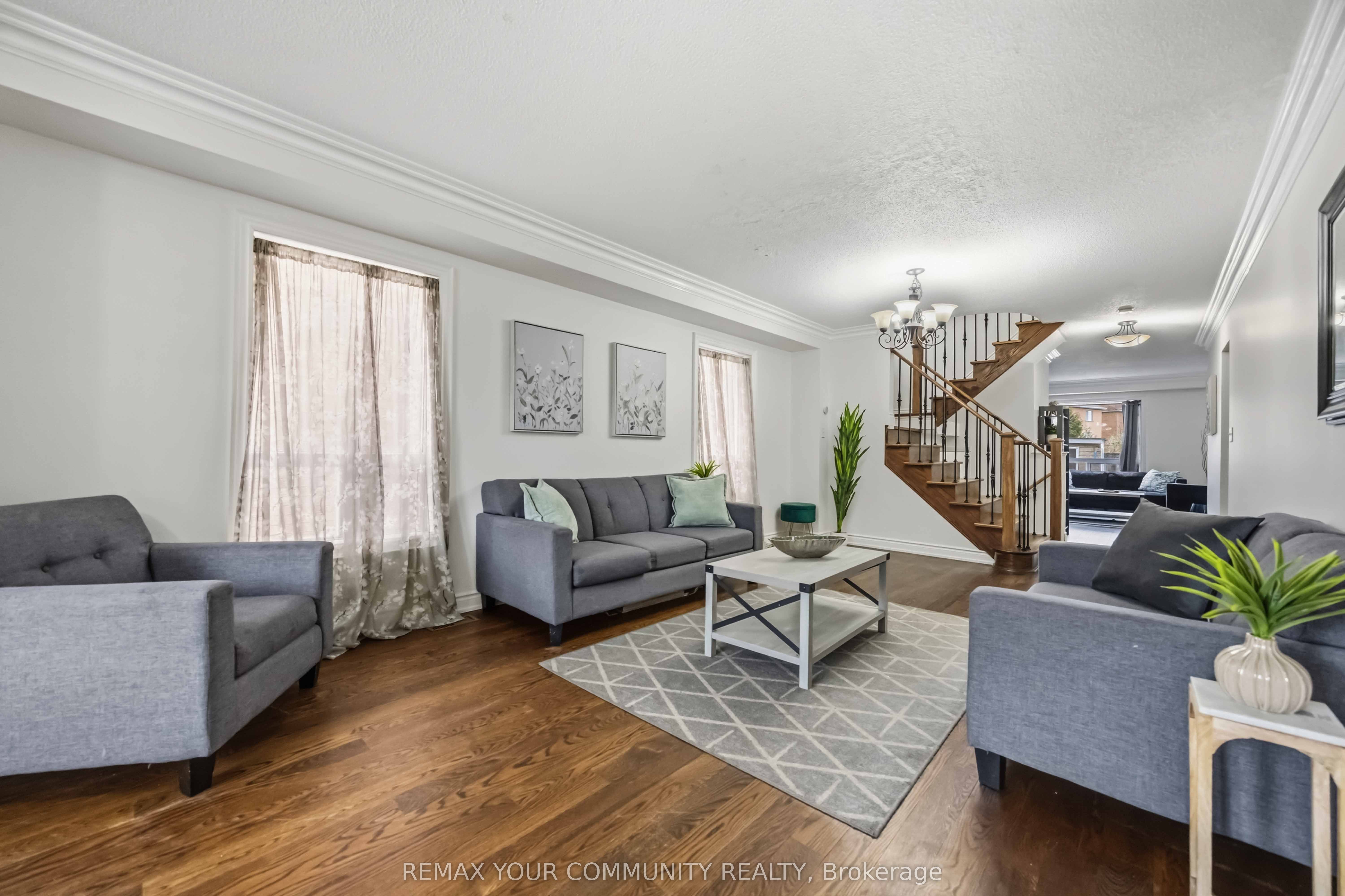 56 Hirst Avenue, Georgina, ON L4P 4E5