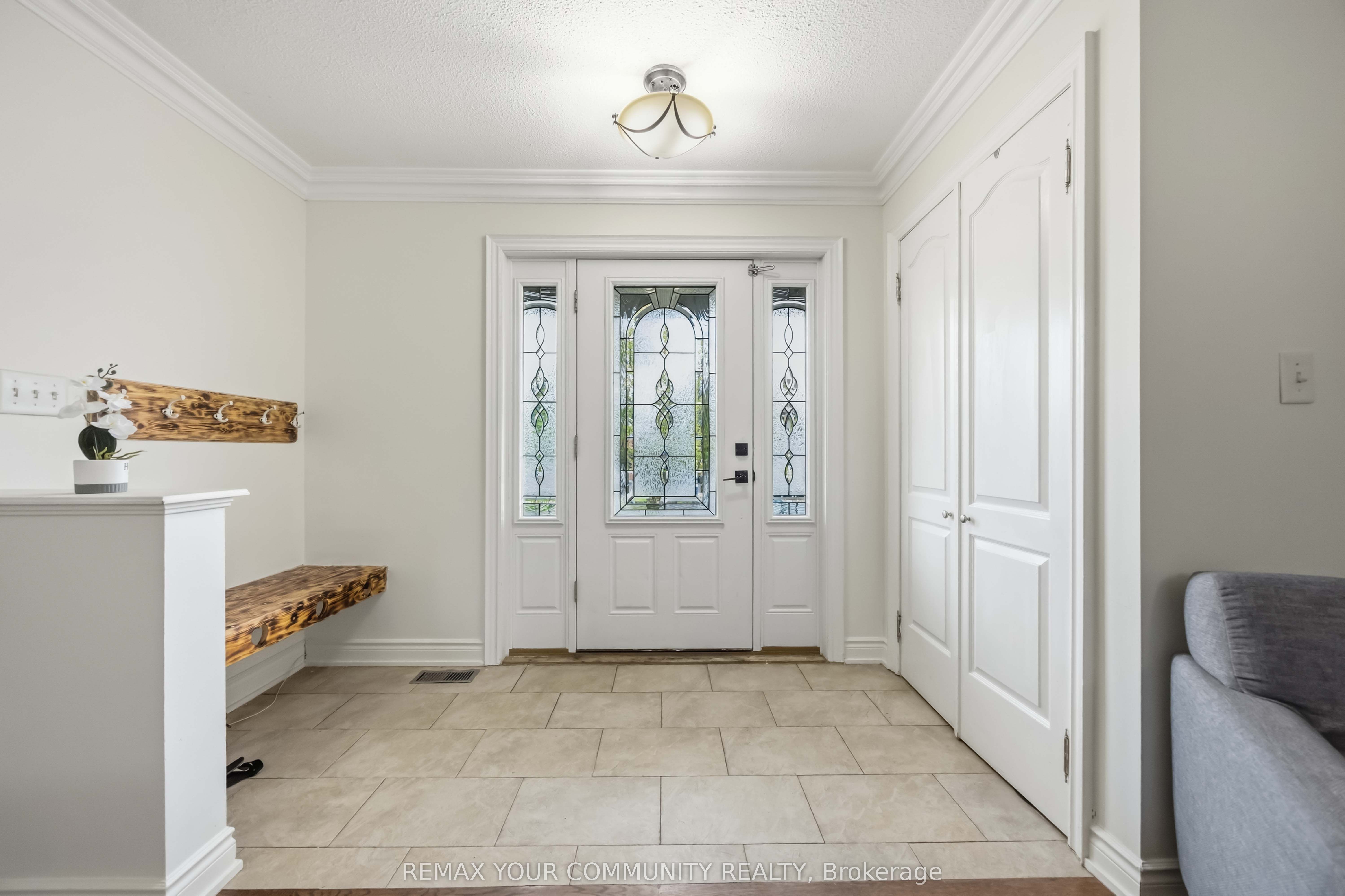 56 Hirst Avenue, Georgina, ON L4P 4E5 photo 4