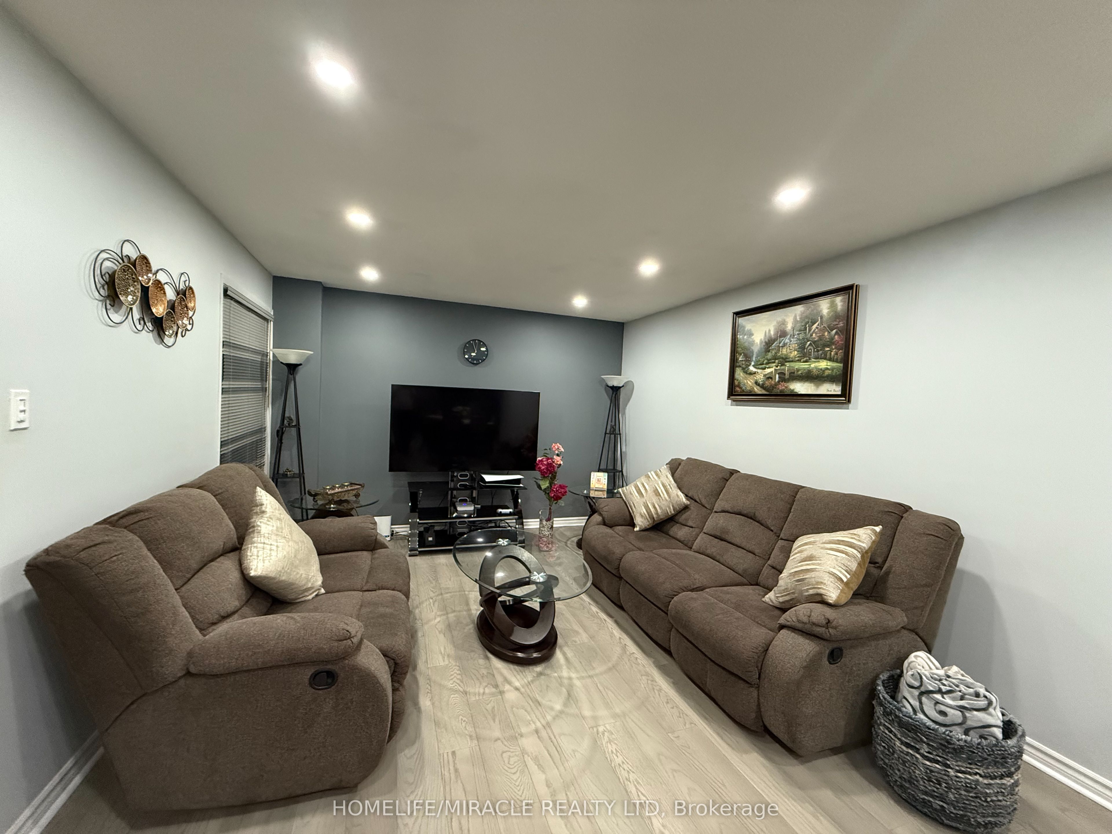 163 Mabley Crescent, Vaughan, ON L4J 2Z7 photo 3