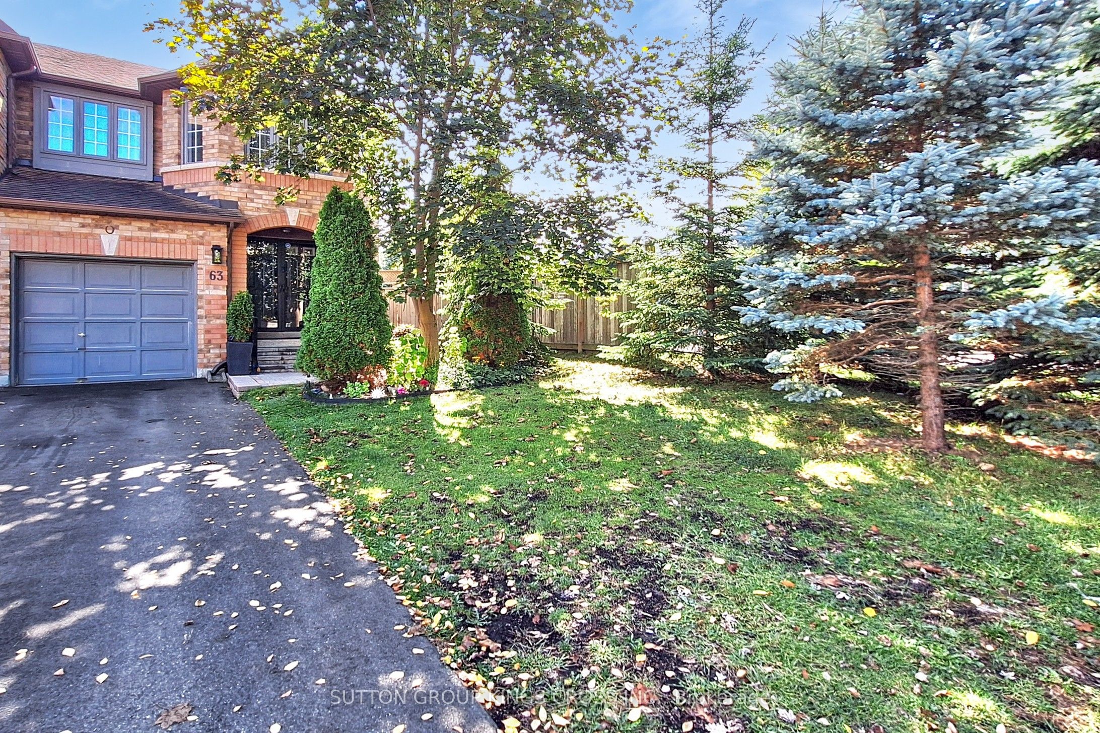 63 Mistleflower Court, Richmond Hill, ON L4E 3T9 photo 2