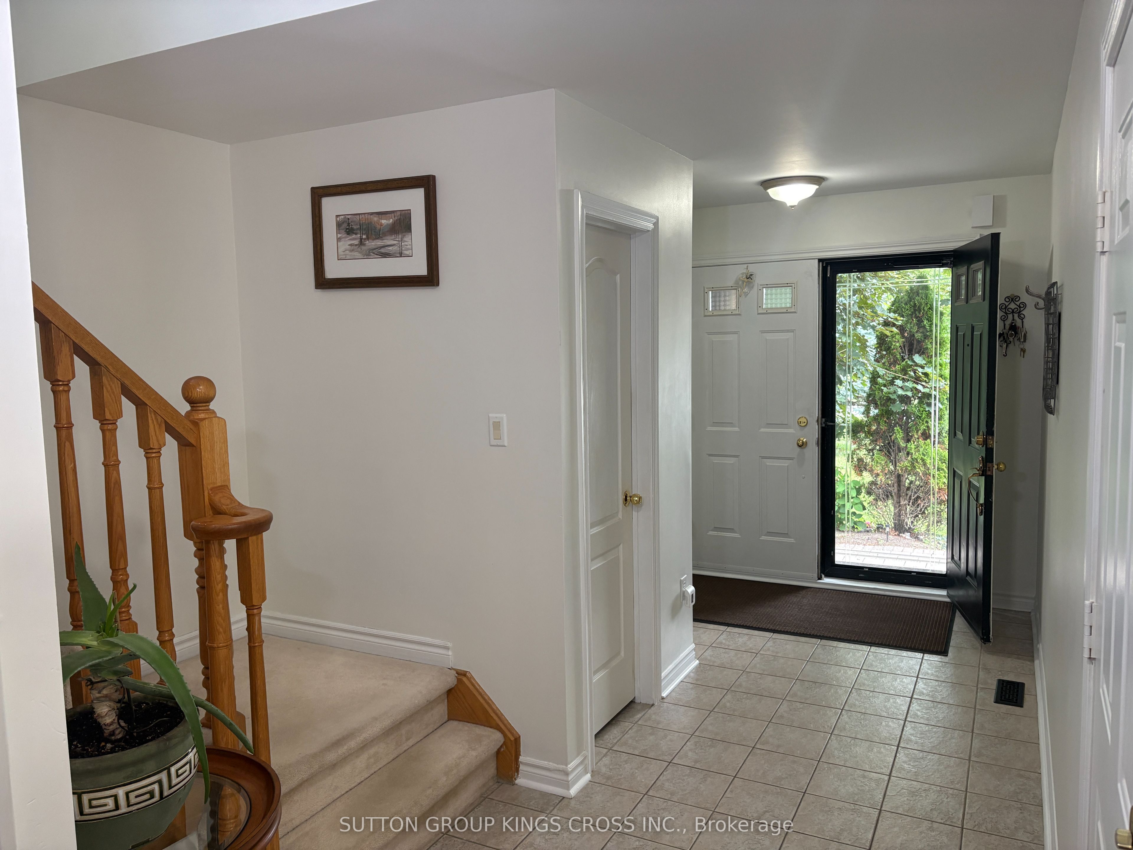 63 Mistleflower Court, Richmond Hill, ON L4E 3T9 photo 3