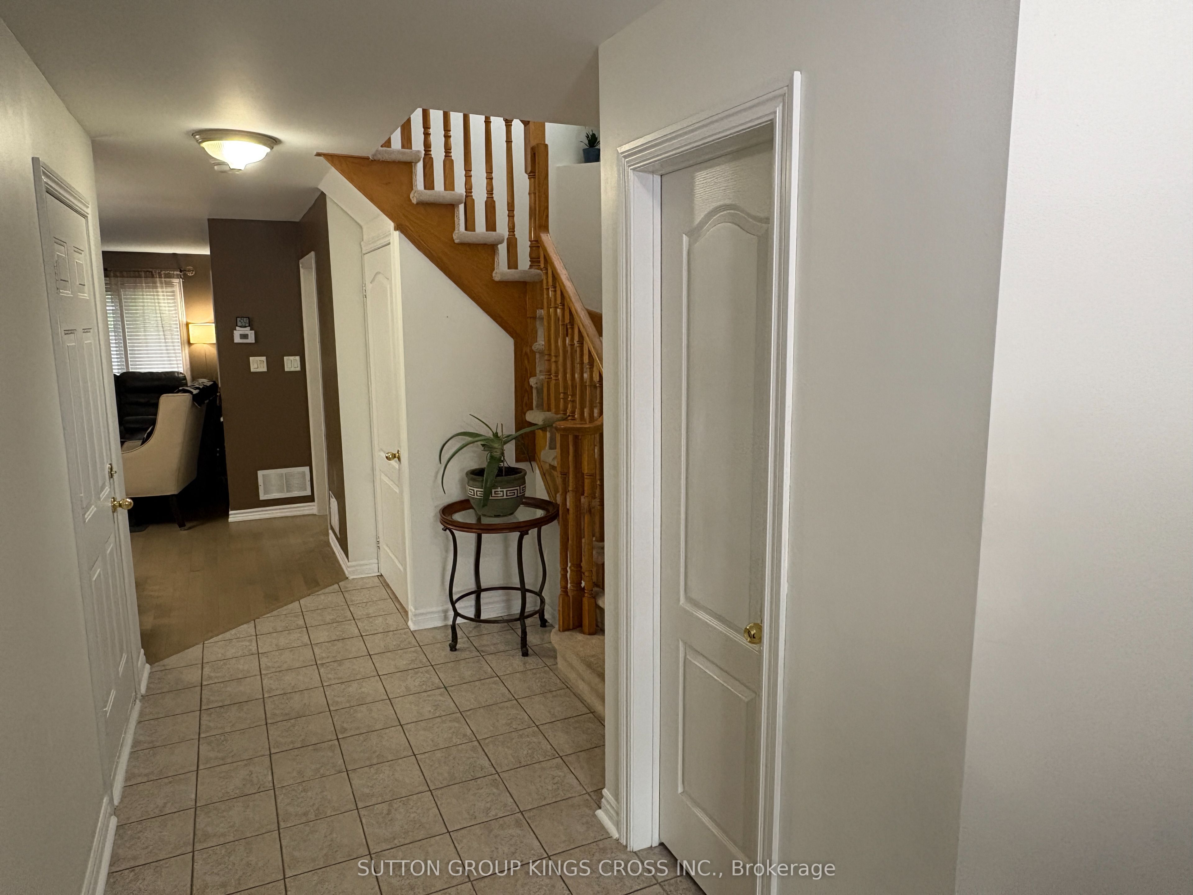 63 Mistleflower Court, Richmond Hill, ON L4E 3T9 photo 4
