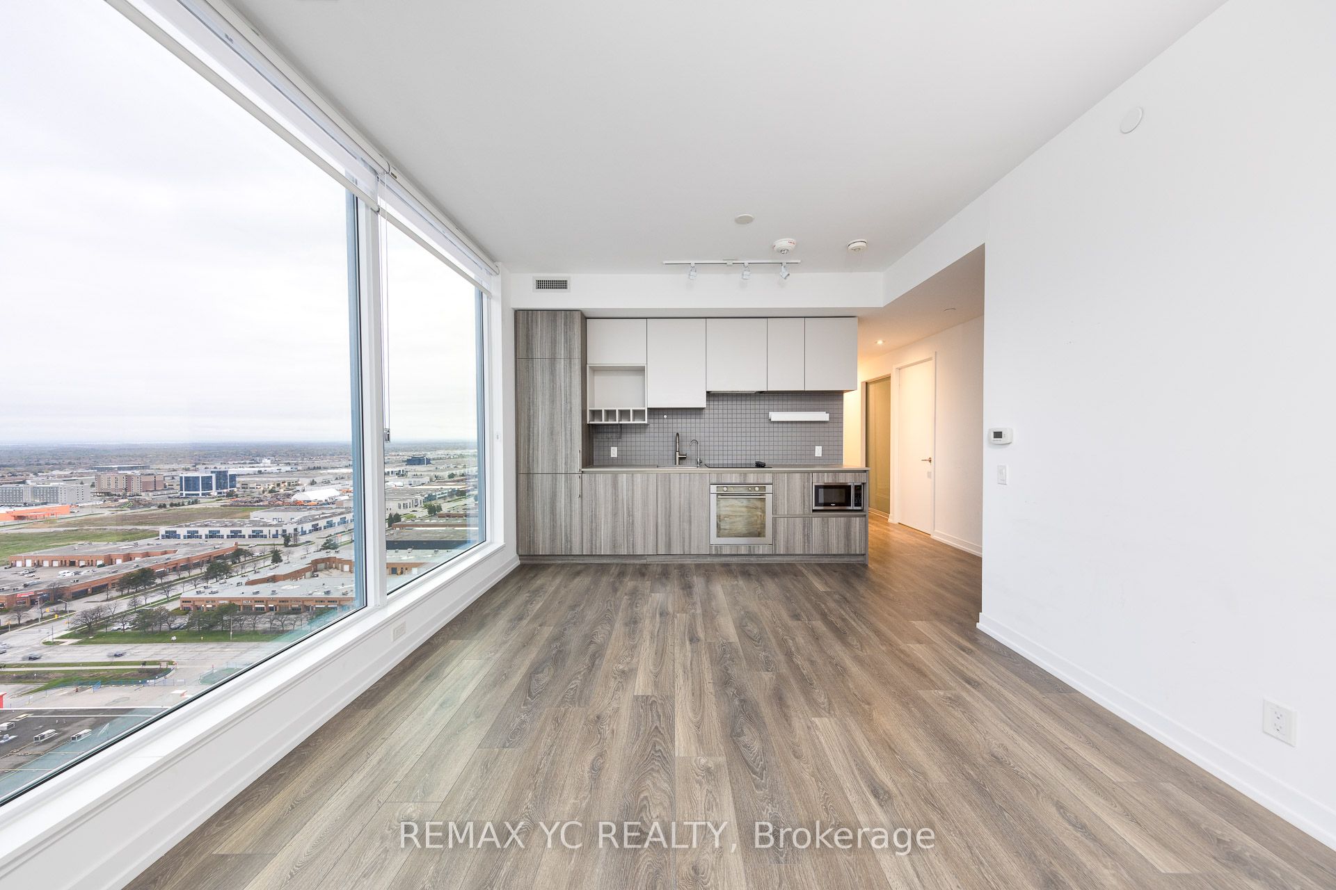 5 Buttermill Avenue 2709, Vaughan, ON L4K 0J5 photo 4