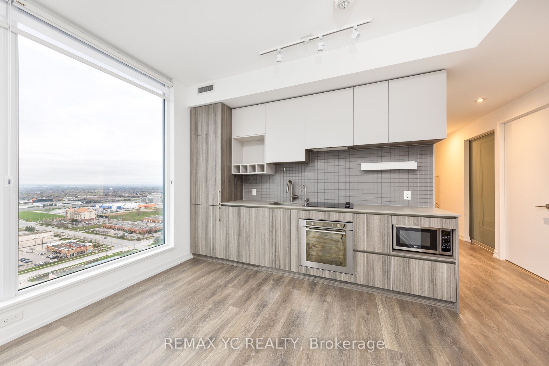 5 Buttermill Avenue 2709, Vaughan, ON L4K 0J5 photo 5