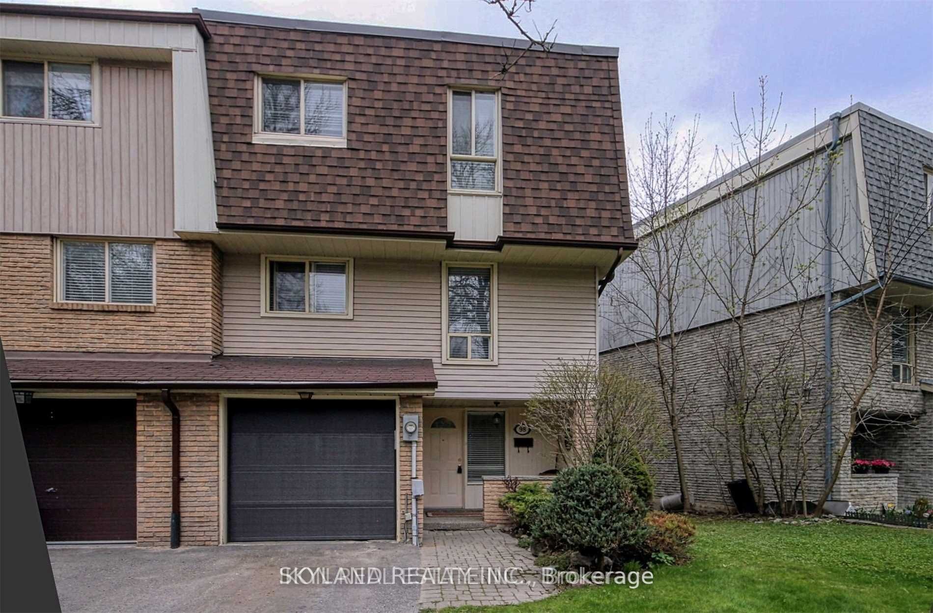 98 Henderson Drive, Aurora, ON L4G 3M3