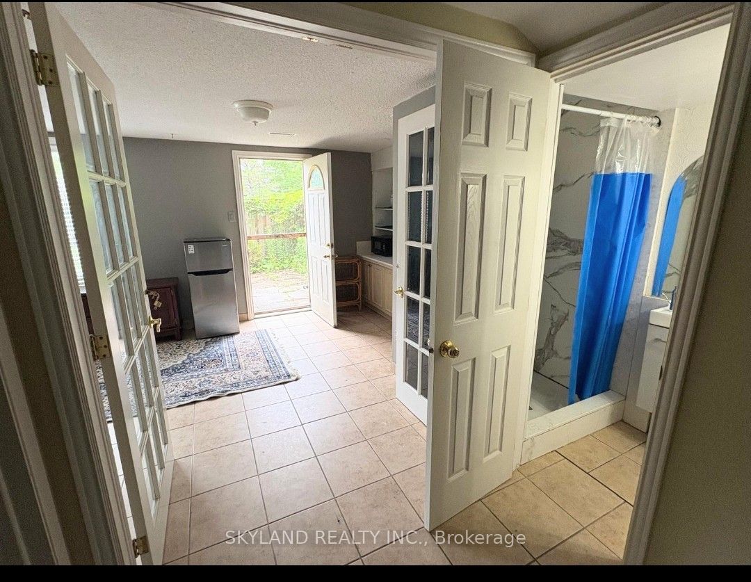 98 Henderson Drive, Aurora, ON L4G 3M3 photo 4