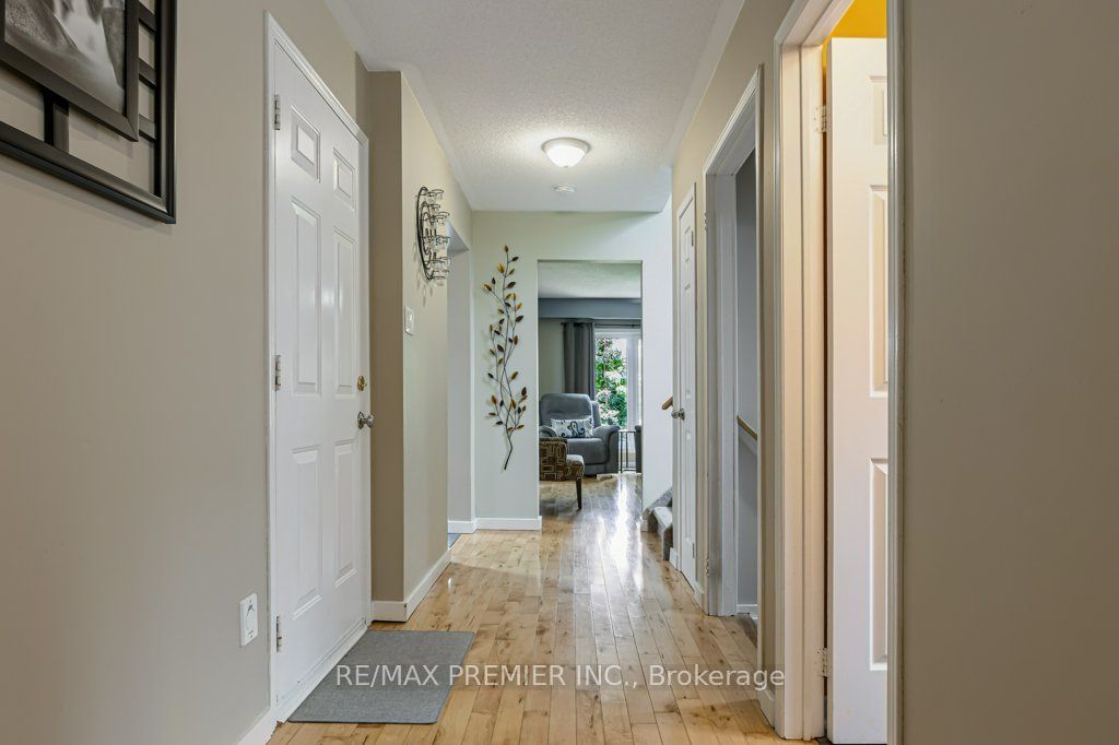 93 Kate Aitken Crescent, New Tecumseth, ON L0G 1A0 photo 3