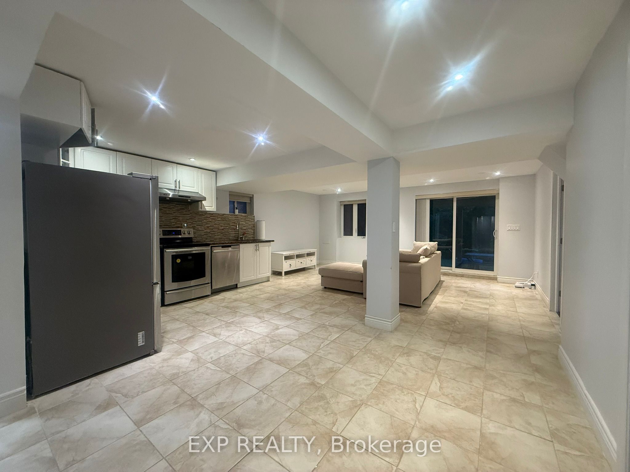 45 Mancini Crescent Bsmt, Richmond Hill, ON L4E 0T1 photo 3