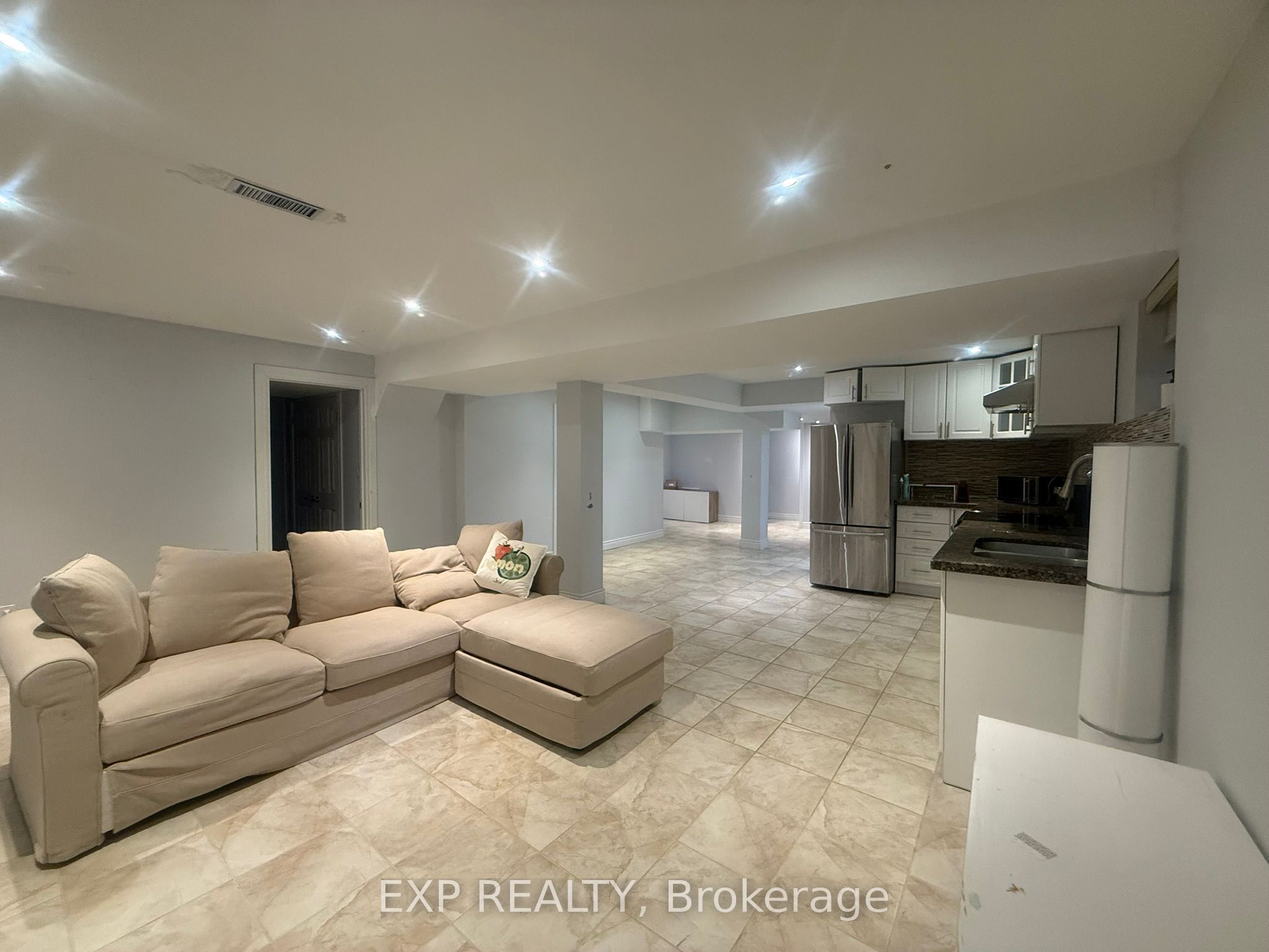 45 Mancini Crescent Bsmt, Richmond Hill, ON L4E 0T1 photo 5