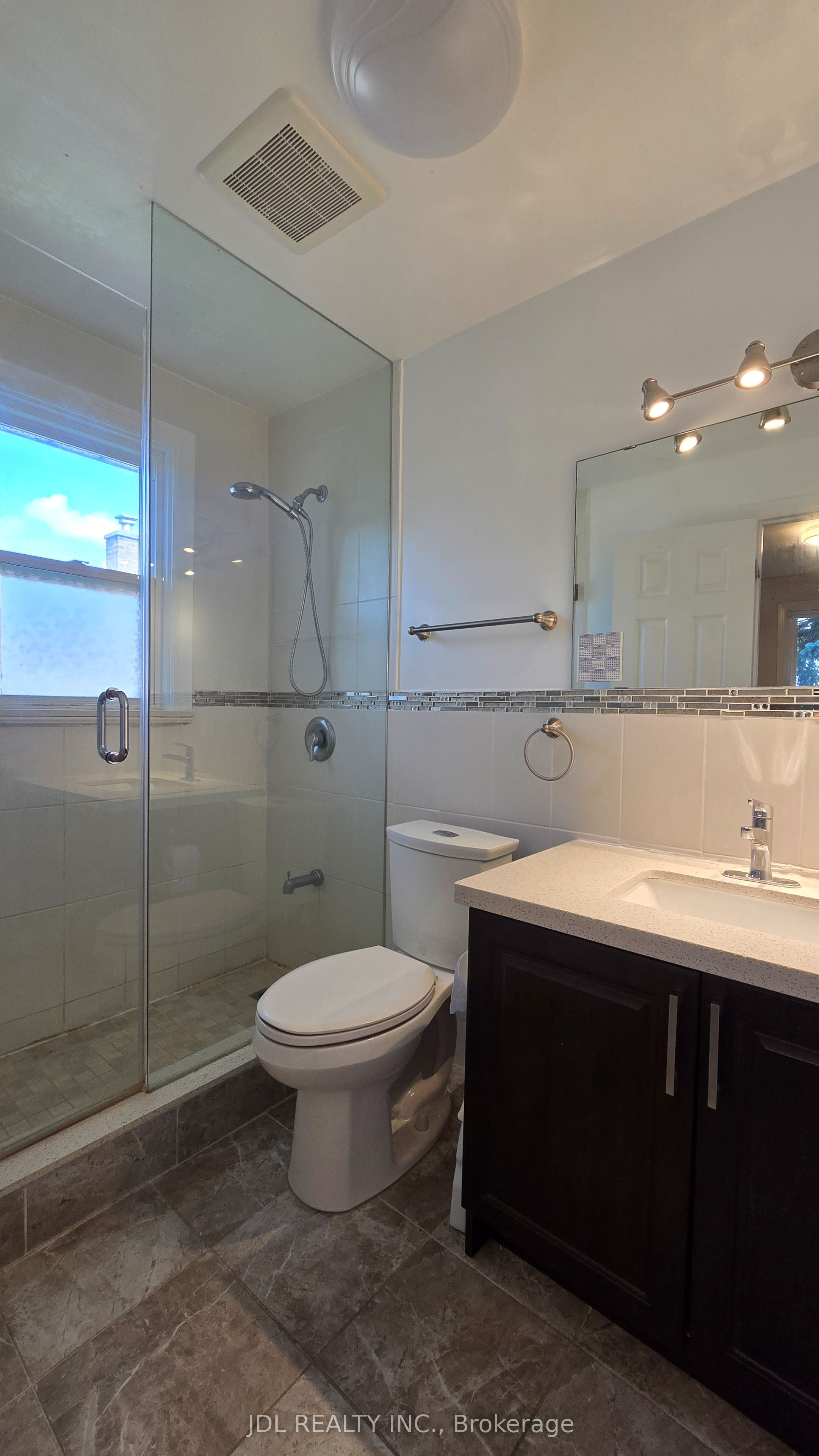 68 Meadowview Avenue Room MB, Markham, ON L3T 1K7 photo 3