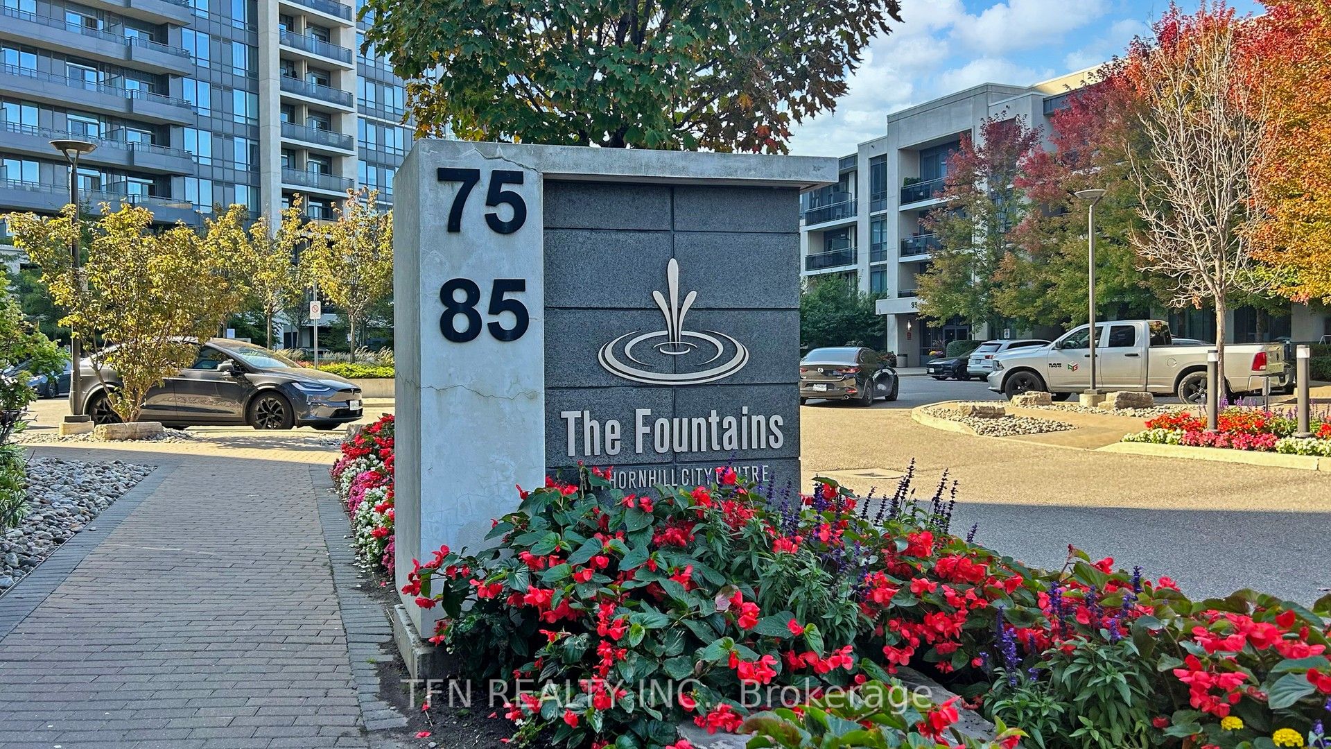75 North Park Road S 307, Vaughan, ON L4J 0H8 photo 3