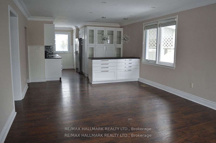 97 Cartier Crescent Main Fl, Richmond Hill, ON L4C 2N3 photo 3