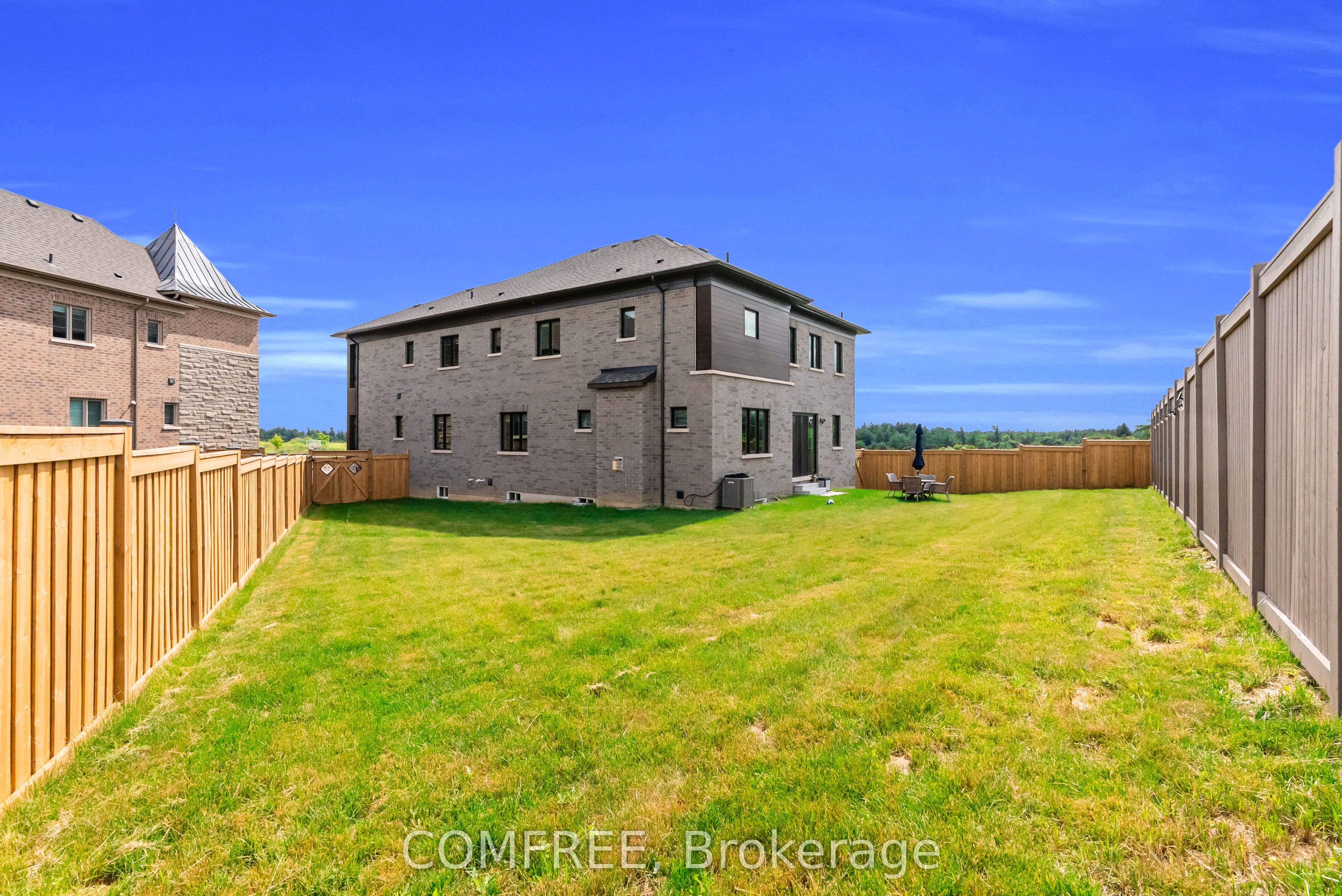 35 Ogilvie Street, Vaughan, ON L3L 0G2 photo 3