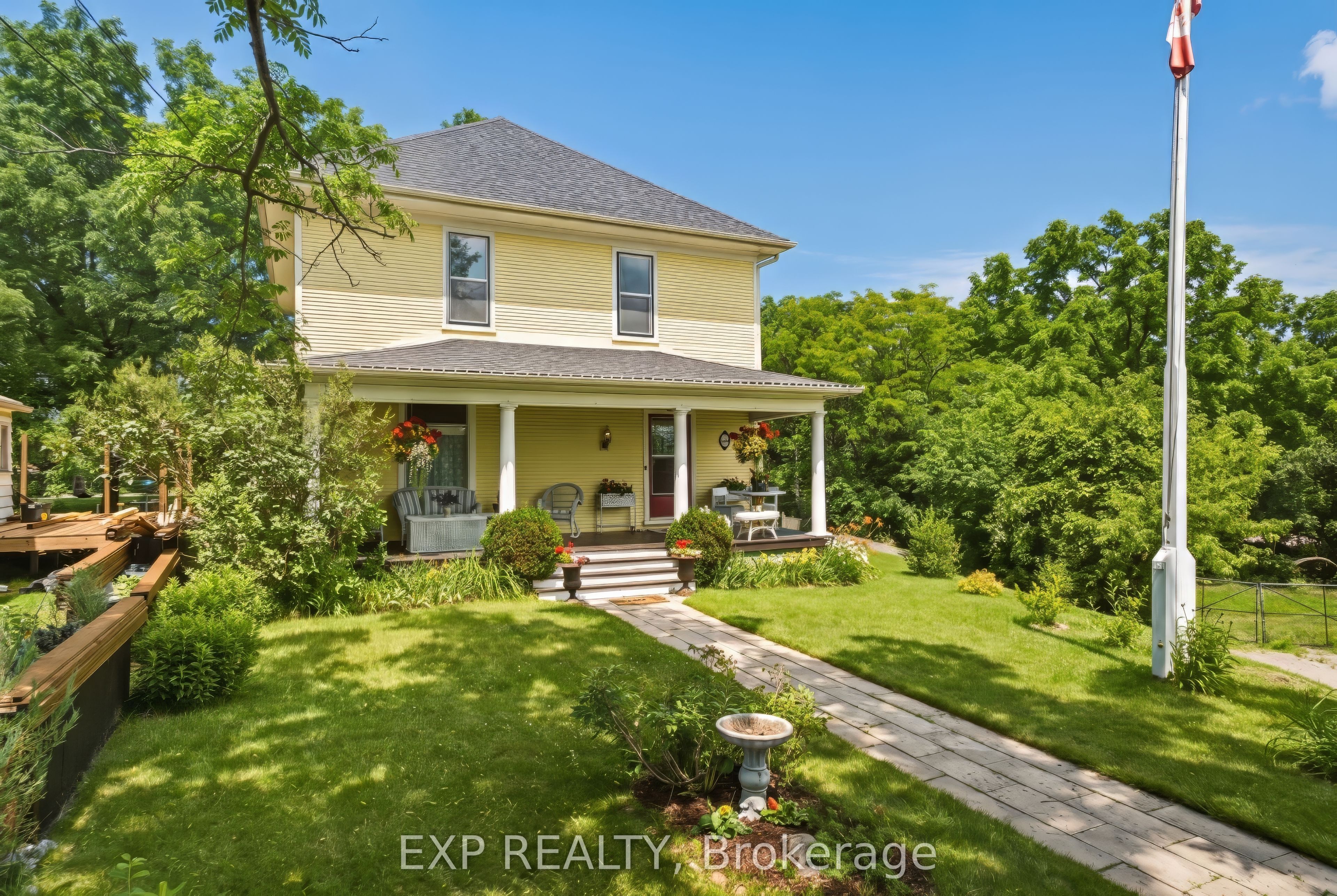 145 High Street, Georgina, ON L0E 1R0 photo 2