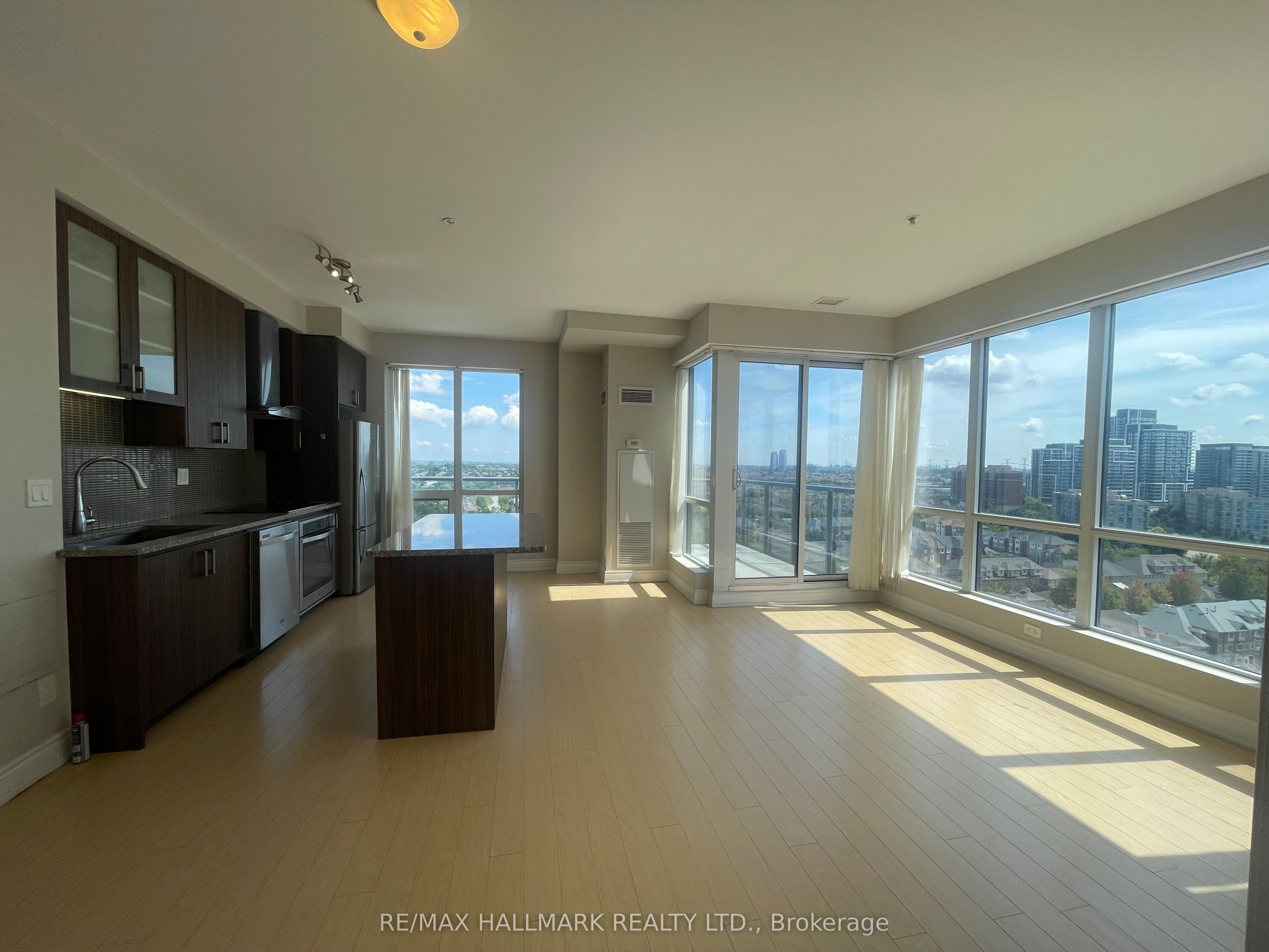 9090 Yonge Street #1608, Richmond Hill, ON L4C 6Z9 photo 2