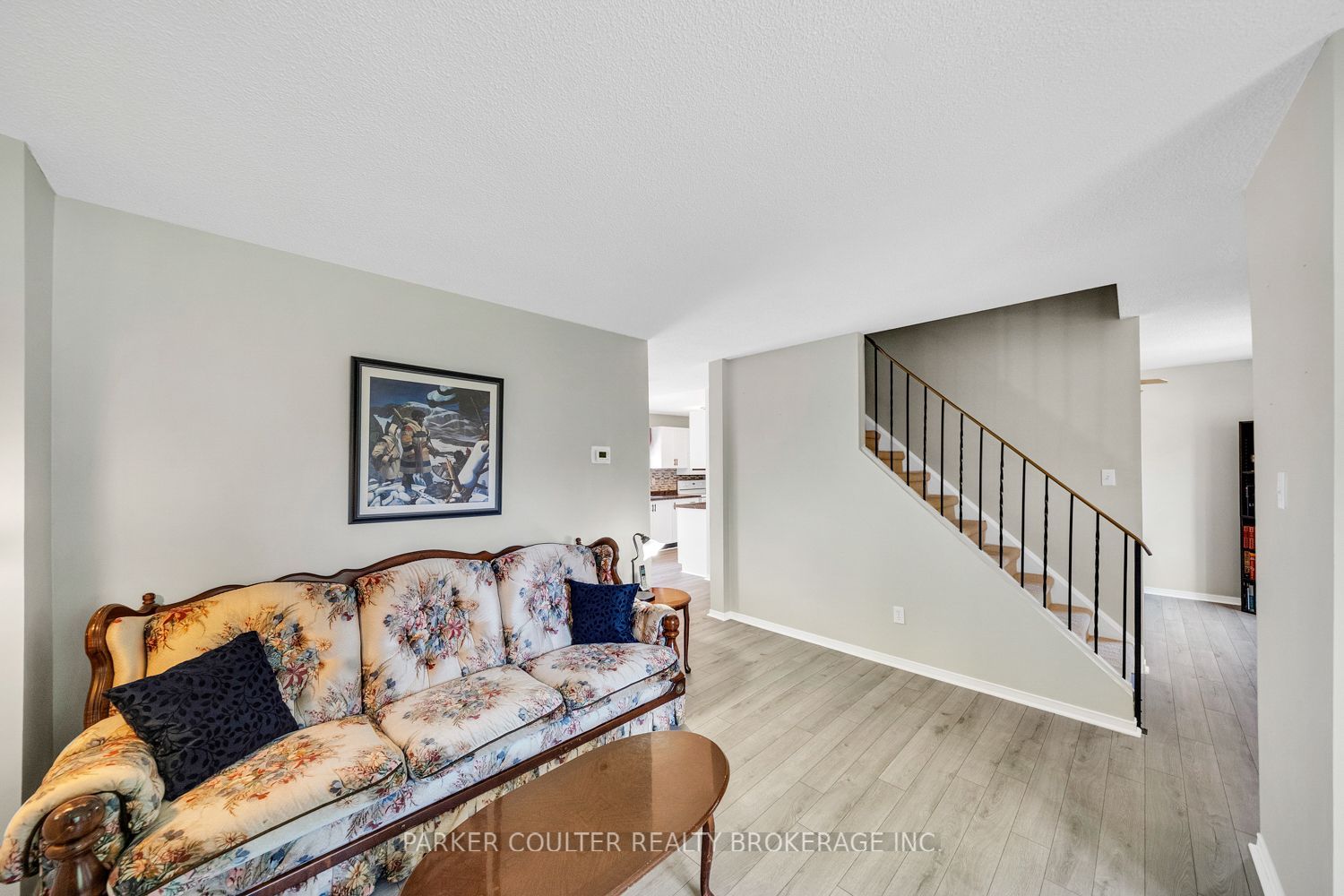 1098 Maclean Street, Innisfil, ON L9S 1W1 photo 5