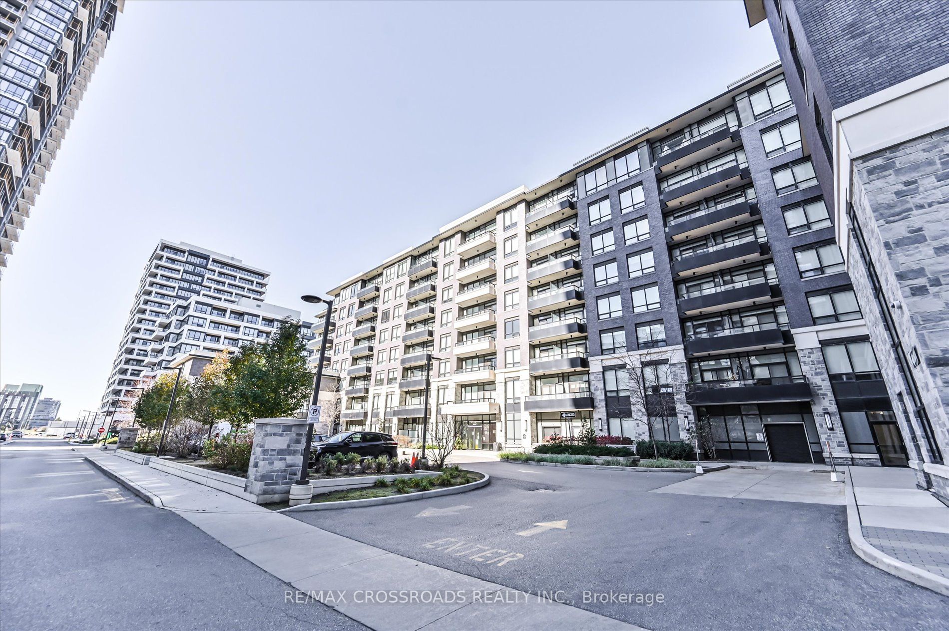 25 Water Walk Drive 308, Markham, ON L6G 0G3 photo 2