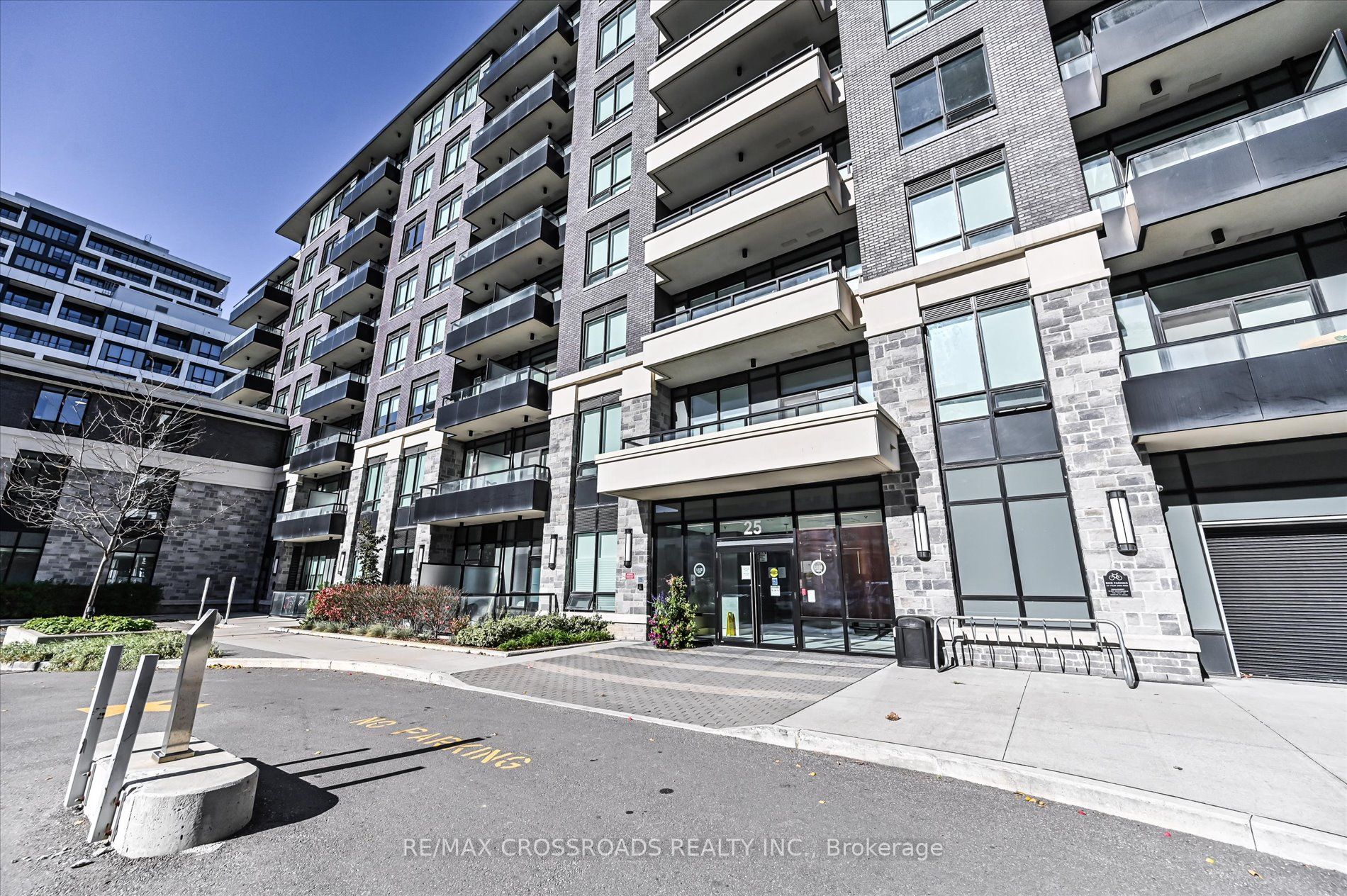 25 Water Walk Drive 308, Markham, ON L6G 0G3 photo 4
