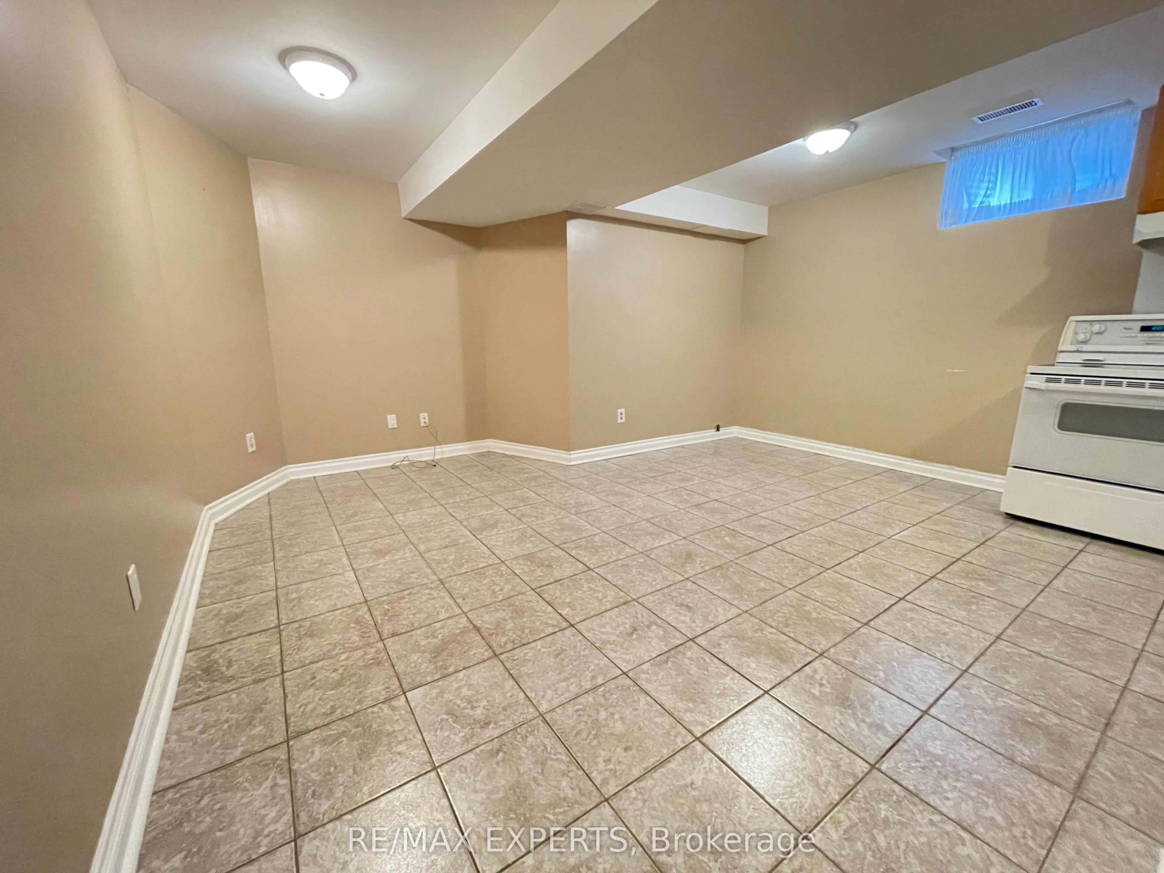176 Kingsview Drive BSMT, Vaughan, ON L4H 2Z3 photo 4