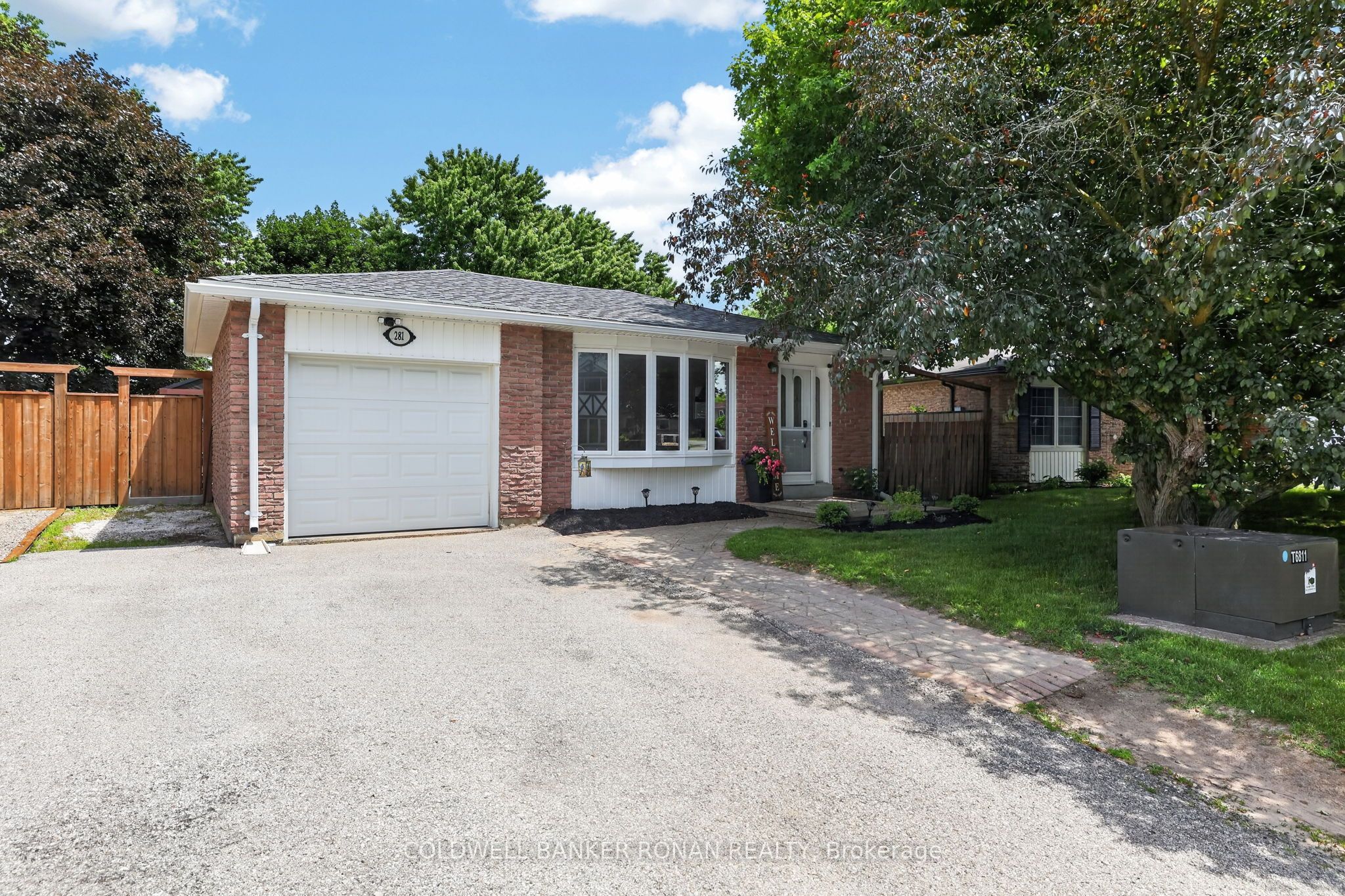281 Tupper Boulevard, New Tecumseth, ON L9R 1A8 photo 2