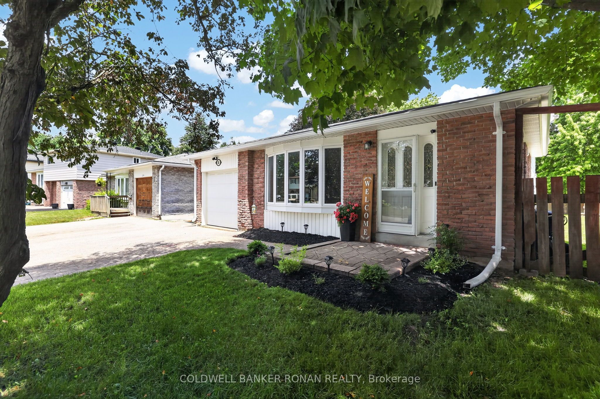 281 Tupper Boulevard, New Tecumseth, ON L9R 1A8 photo 3