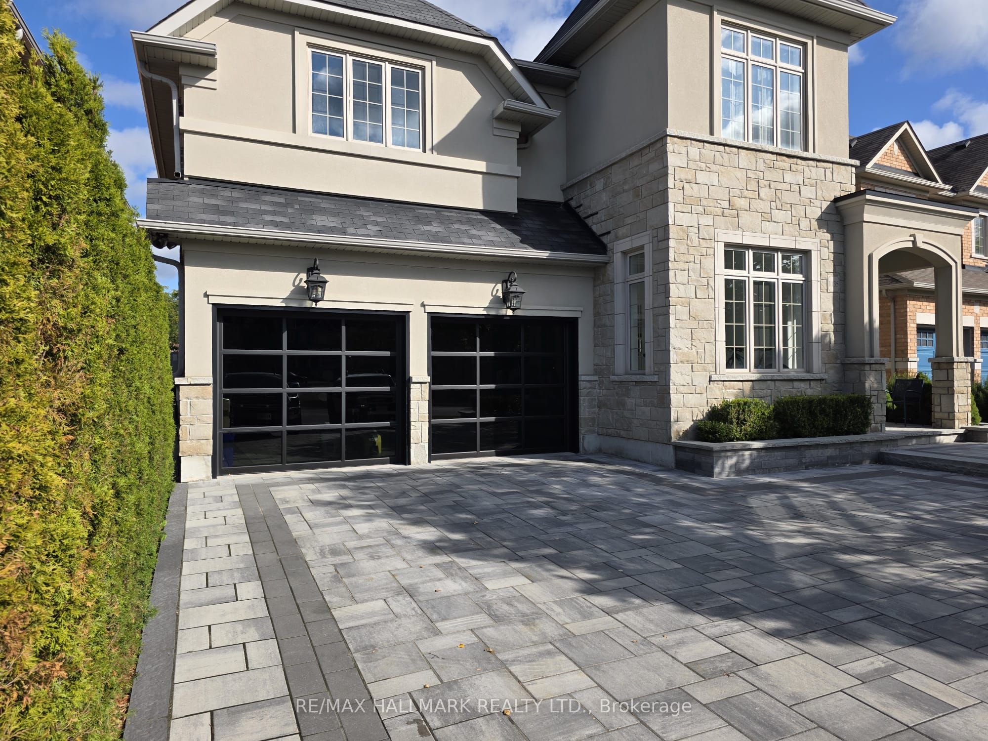 1135 Cenotaph Boulevard, Newmarket, ON L3X 0A7 photo 3